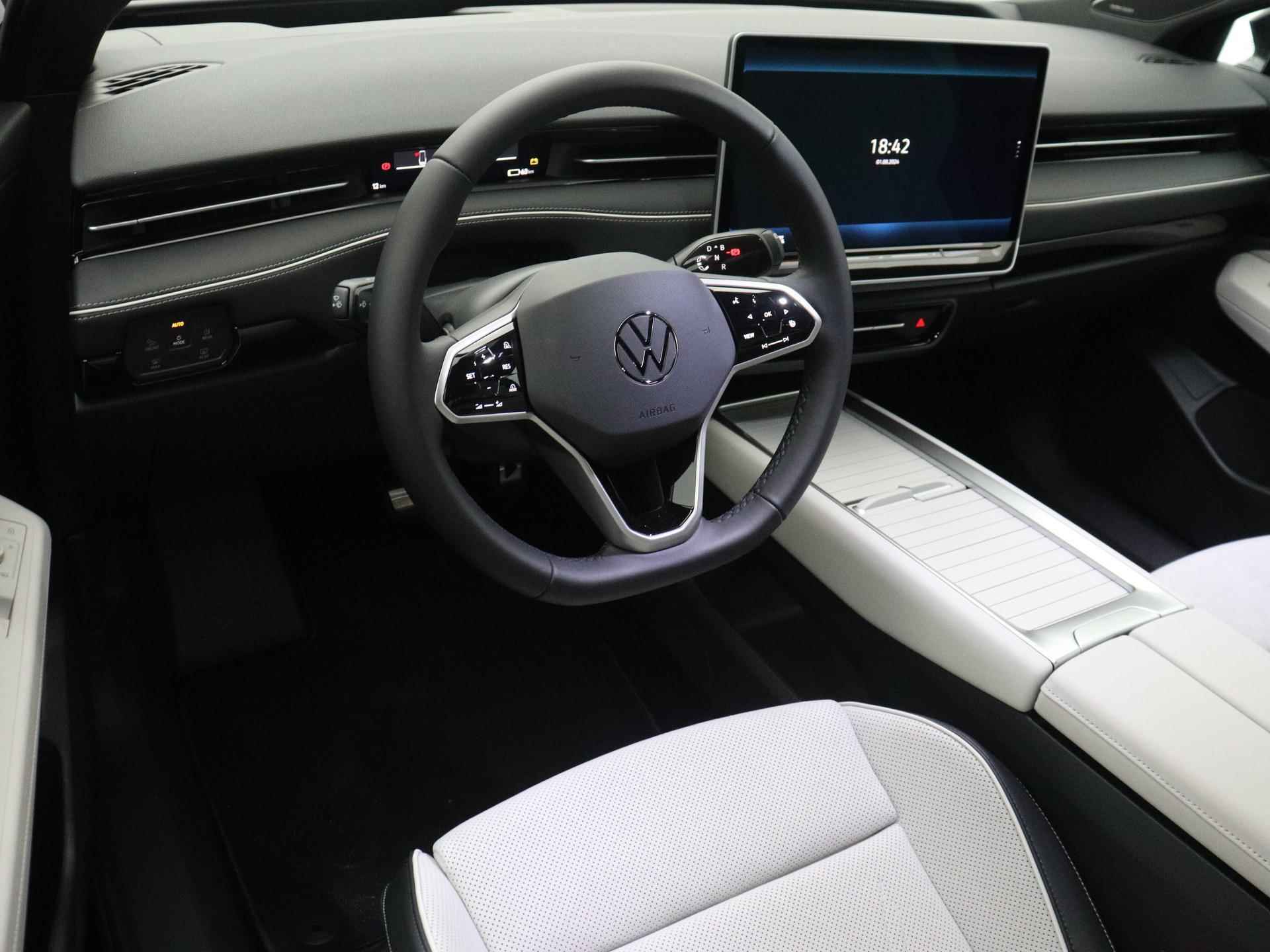 Volkswagen ID.7 Tourer 1st Edition 77 kWh | Prijsvoordeel 1st Edition | Lichtmetalen velgen | Navigatie | Apple Carplay | Android Auto |  IQ Lights | 360 graden camera | Elektrische achterklep | - 4/24