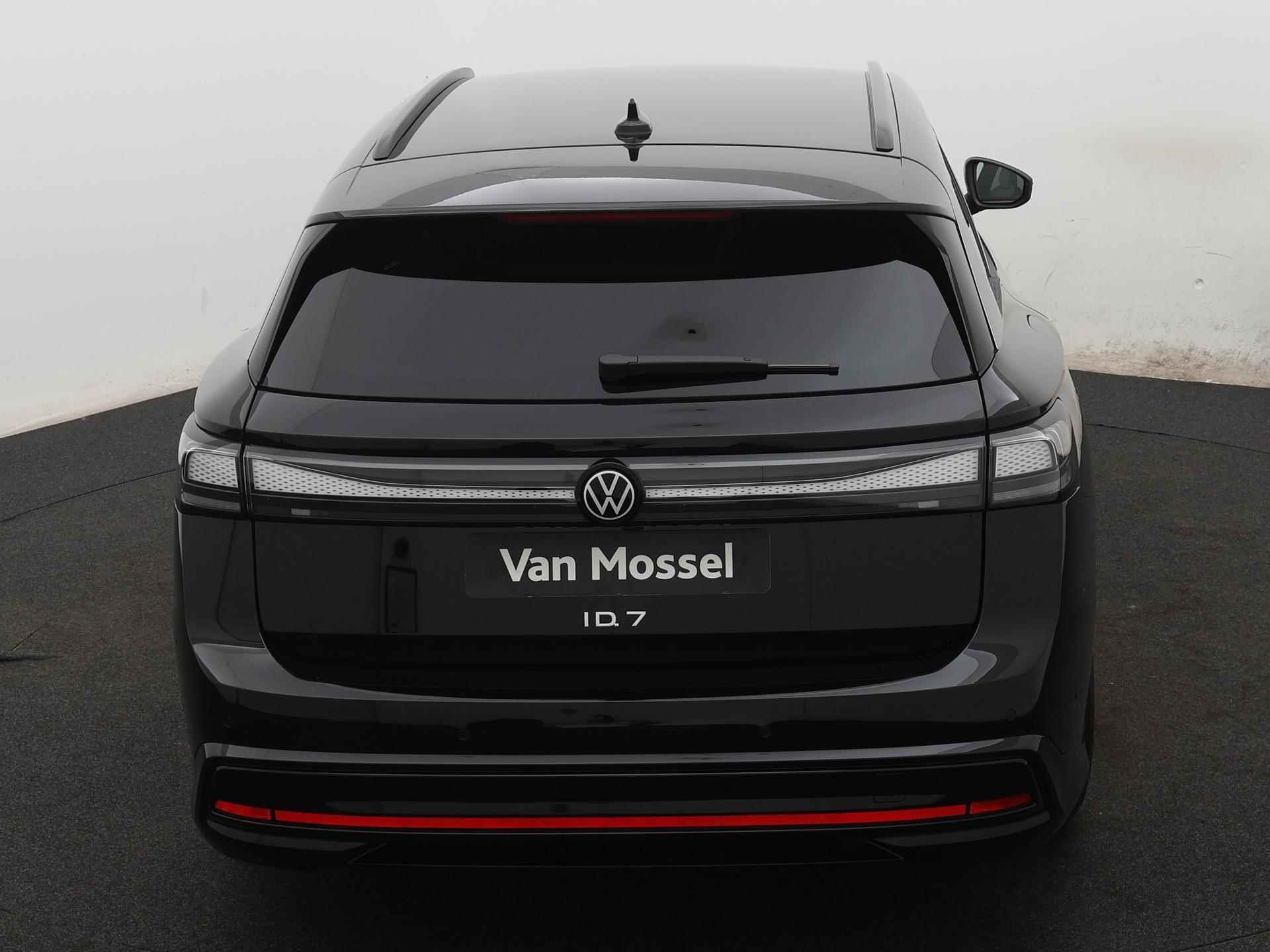 Volkswagen ID.7 Tourer 1st Edition 77 kWh | Prijsvoordeel 1st Edition | Lichtmetalen velgen | Navigatie | Apple Carplay | Android Auto |  IQ Lights | 360 graden camera | Elektrische achterklep | - 9/24