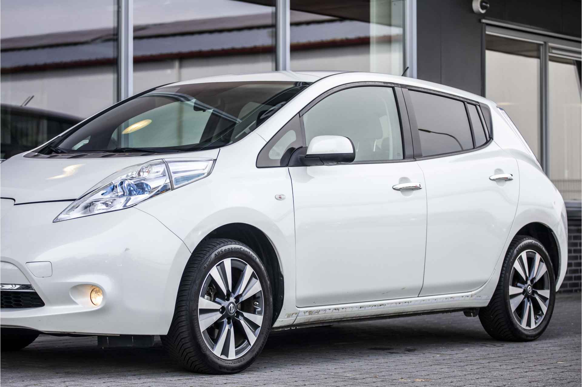 Nissan Leaf Tekna 24 kWh | Leder | BOSE | €5.500,- na subsidie | Camera - 15/34