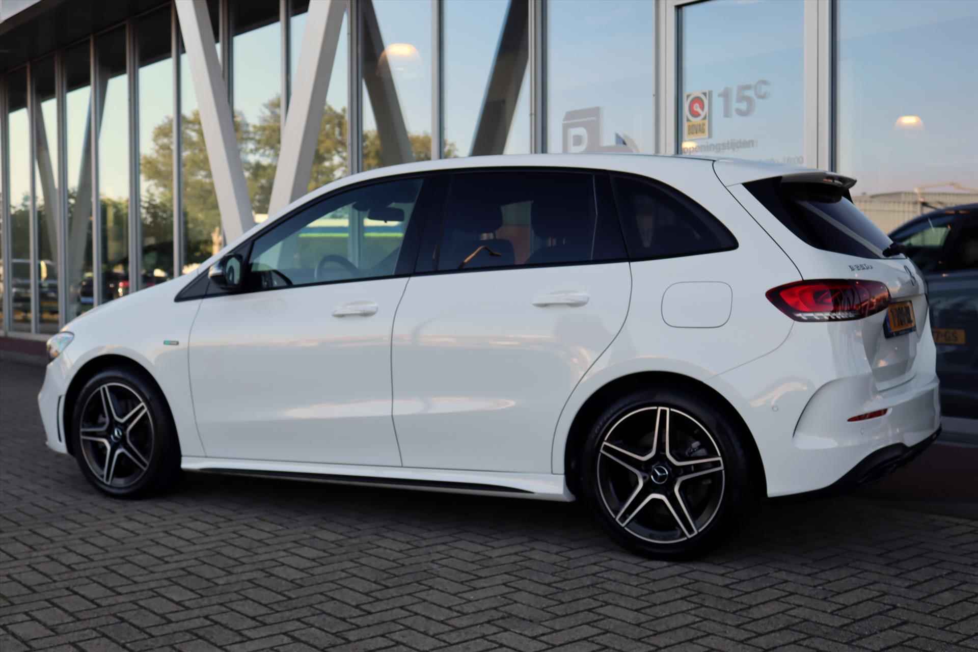 Mercedes B-Klasse B250e AUTOMAAT AMG NIGHT EDITION | Sfeerverlichting | Half leer | 18 Inch Lm | Navi | Led | Stoelverw. | Clima | Cruise | Incl. BTW | - 3/57