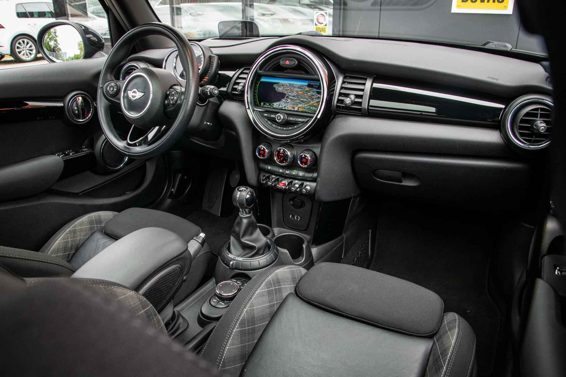 Mini Mini 1.5 Cooper Chili Business*PANORAMA*HUD*LED*KEYLESS* - 38/56