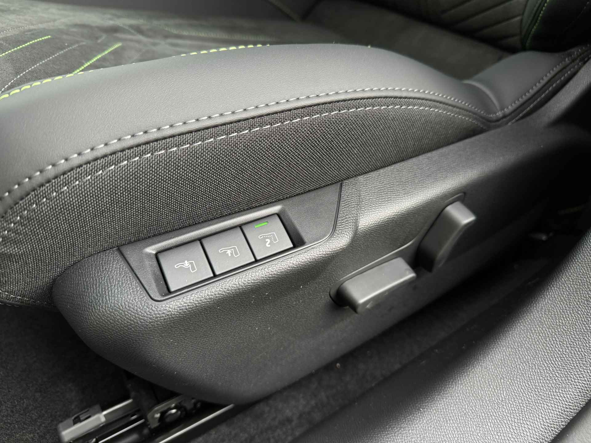 Peugeot e-208 EV GT 51 kWh | Navigatie | Camera voor/achter | Carplay | Warmetepomp | Keyless - 22/43