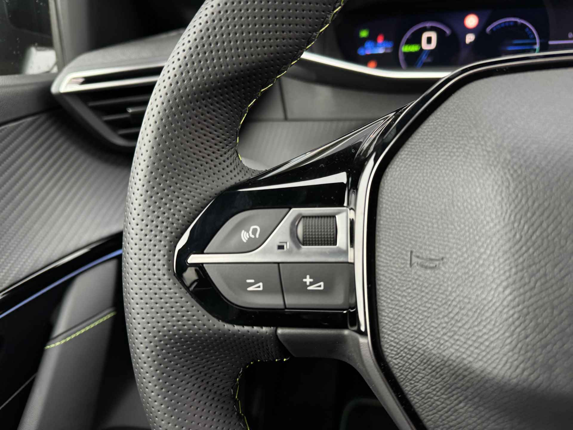 Peugeot e-208 EV GT 51 kWh | Navigatie | Camera voor/achter | Carplay | Warmetepomp | Keyless - 39/43