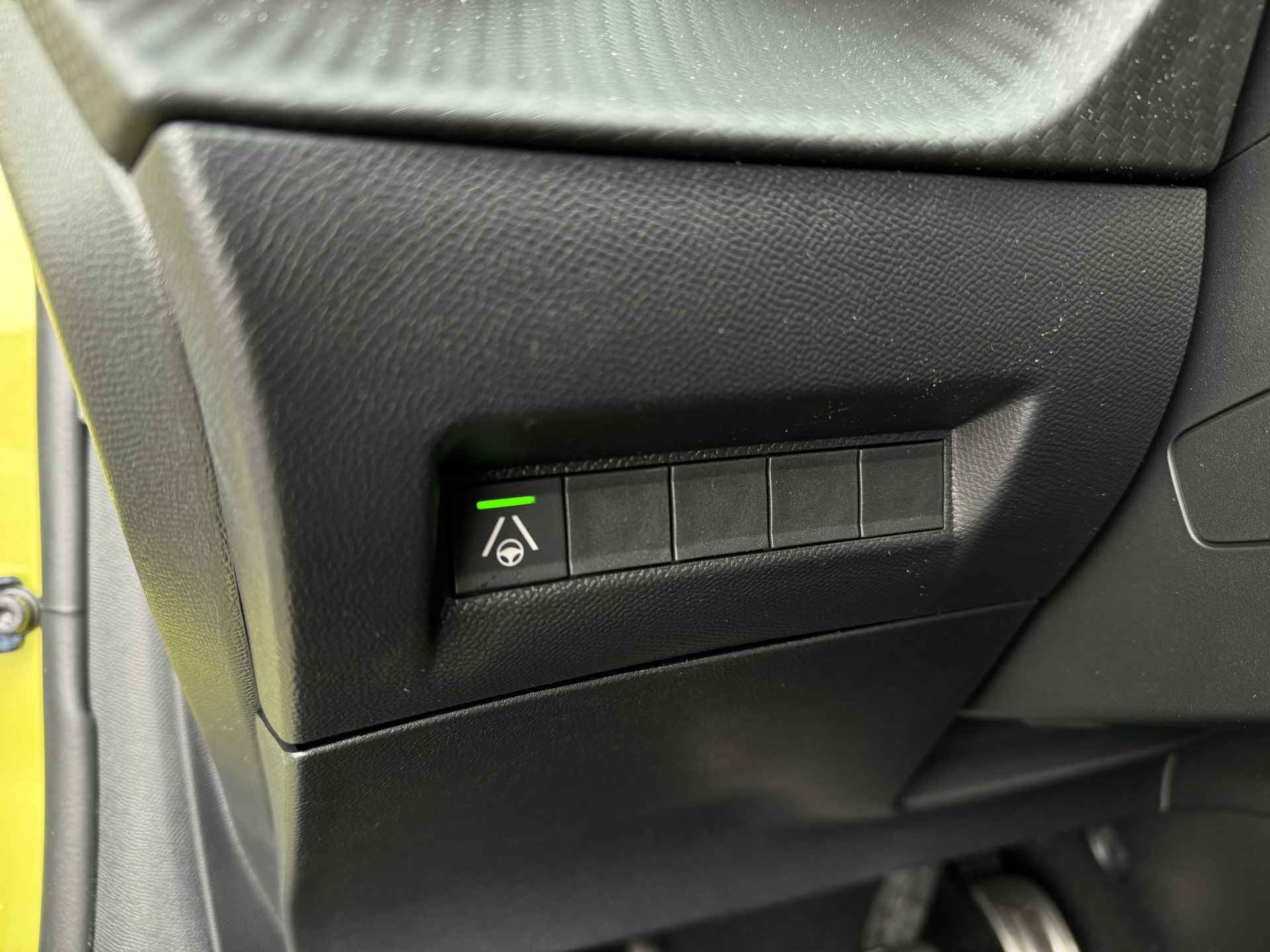 Peugeot e-208 EV GT 51 kWh | Navigatie | Camera voor/achter | Carplay | Warmetepomp | Keyless - 42/43