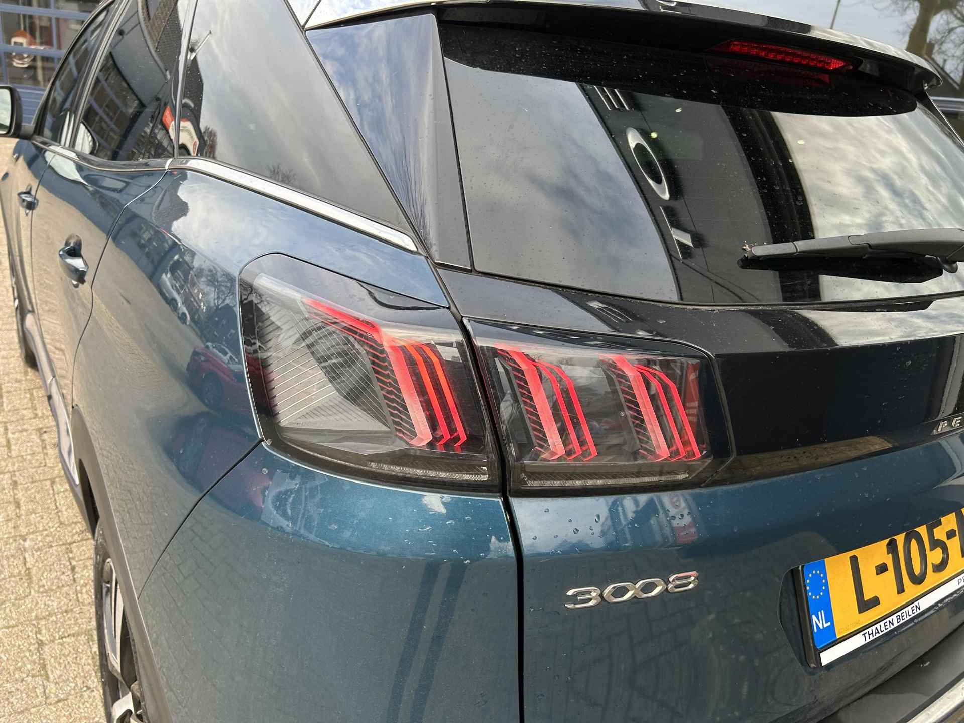 Peugeot 3008 GT 1.2 Turbo 130 PK | Meest Luxe Versie | Alcantara Massagestoelen met Stoelverwarming | Navigatie | Keyless Entry | Elektrische Kofferklep | Afneembare Trekhaak 1400KG | Camera | Climate Control | Adaptieve Cruise Control. - 27/49