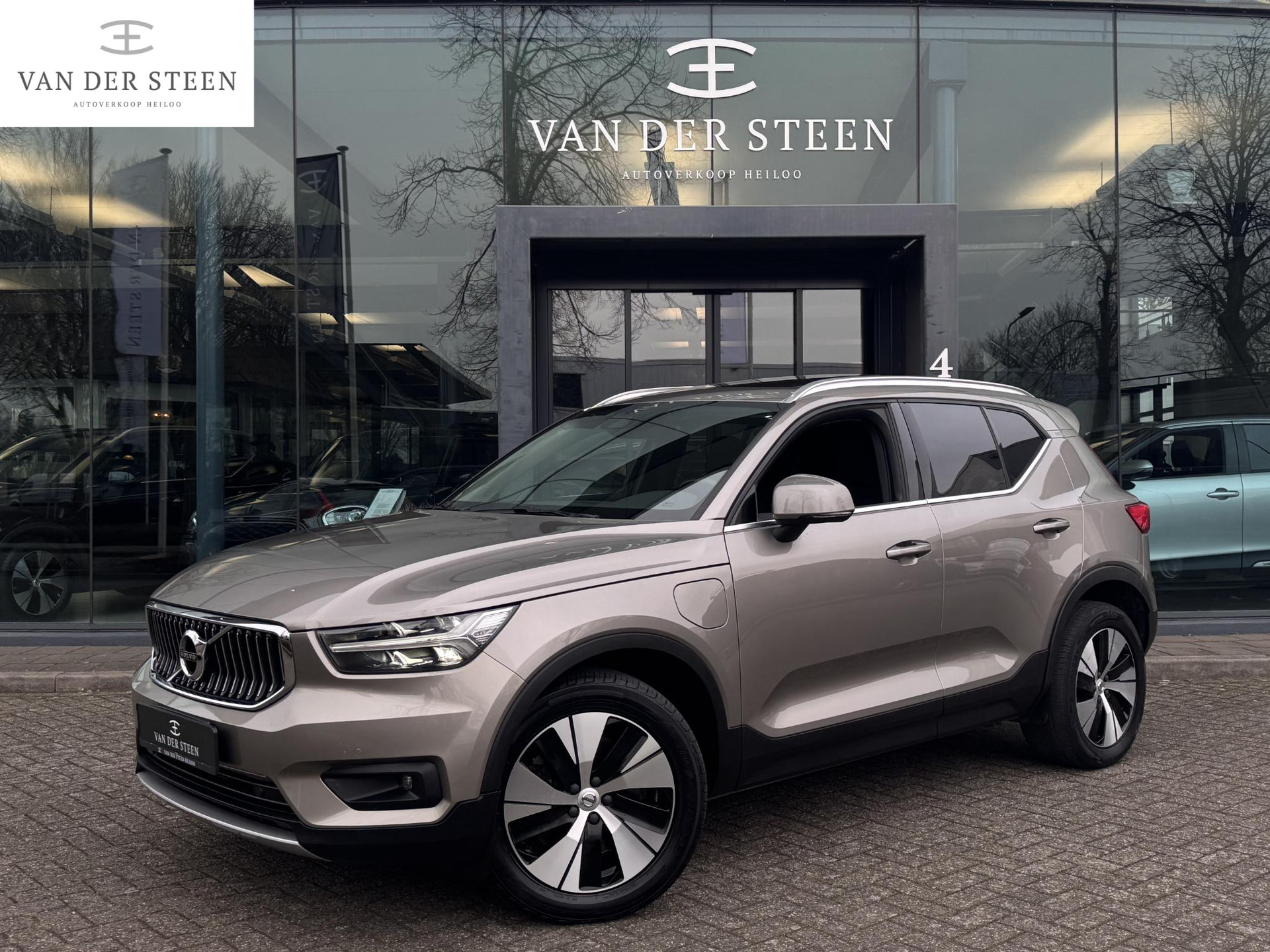 Volvo XC40 1.5 T5 Plug-in hybrid Plus Bright | Schuifdak | Memory Seats | Dealer Onderhouden