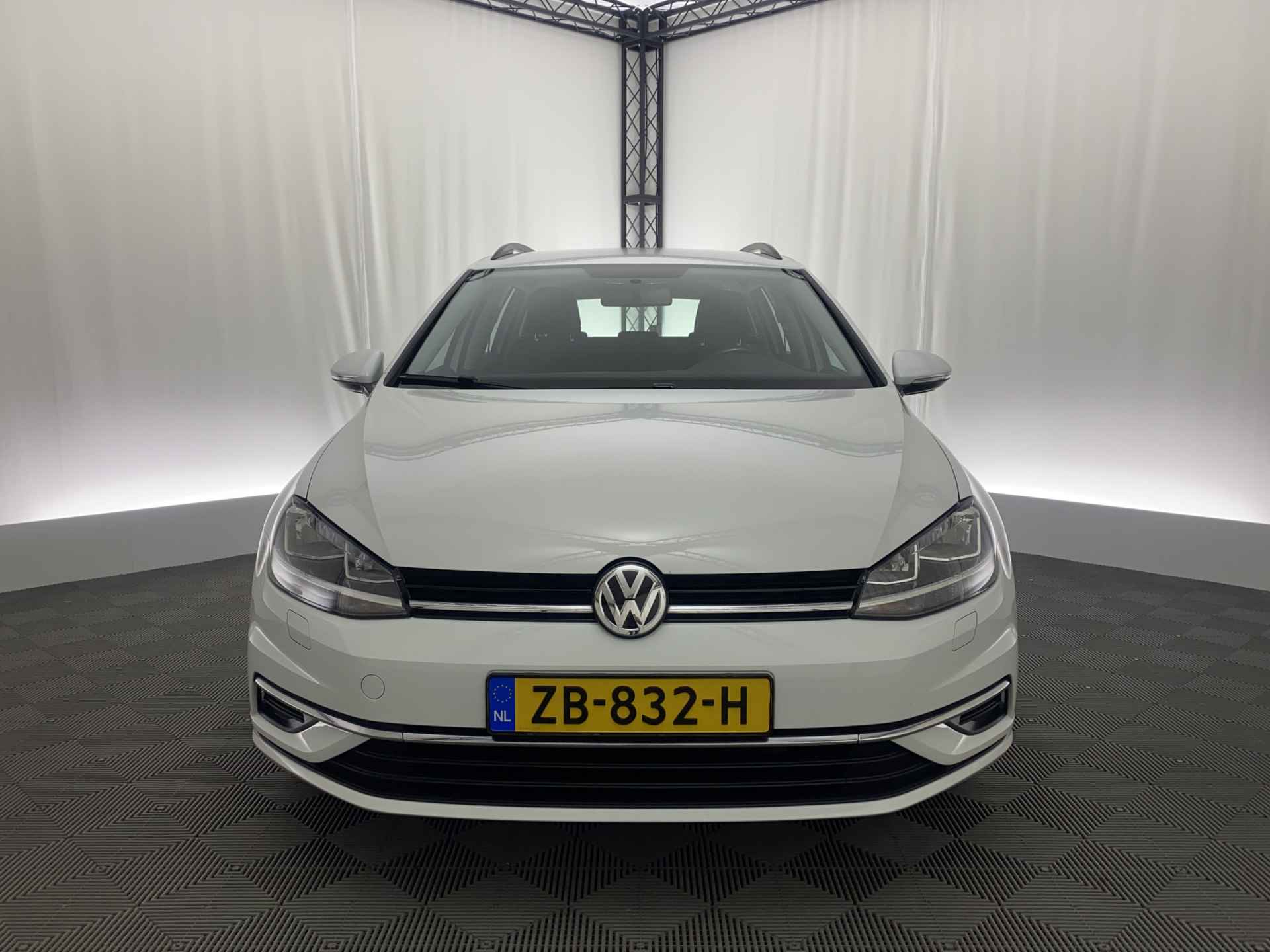 Volkswagen GOLF Variant 1.0 TSI Comfortline | Apple Carplay | Trekhaak | ACC | Achteruitrijcamera | - 3/39