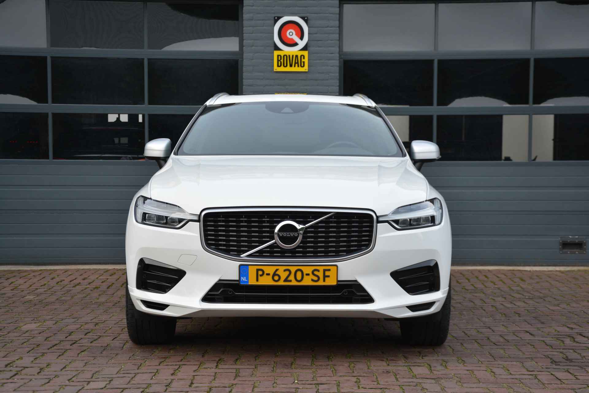 Volvo XC60 2.0 T5 R-Design - 8/35