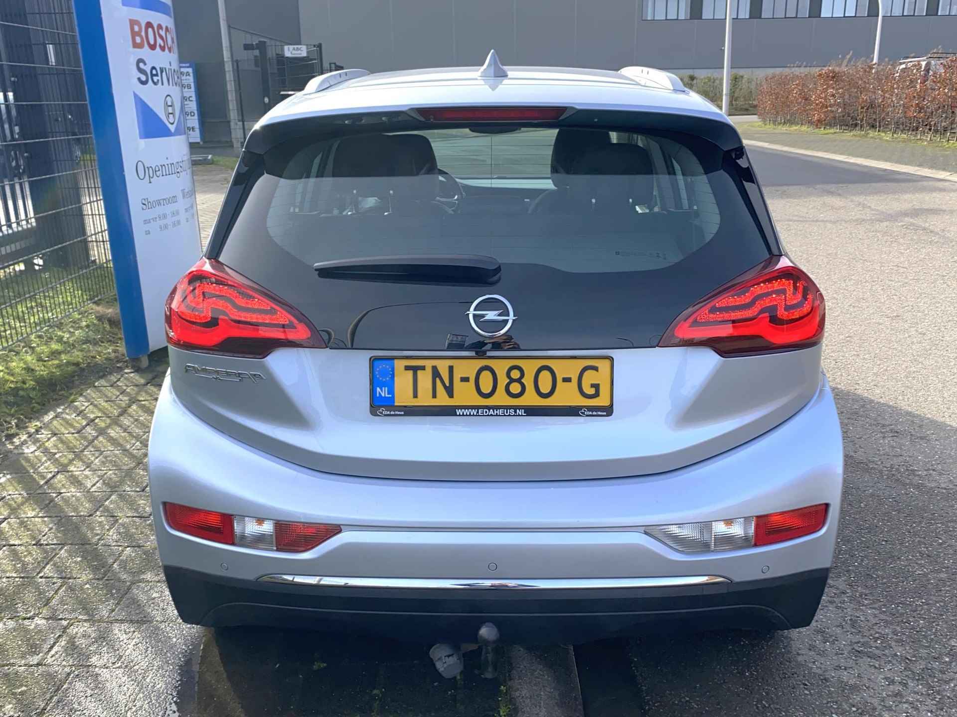 Opel Ampera-E Business Executive 60 kWh HV Accu nieuw eind '22! Zeer compleet met o.a. lederen bekleding, Bose soundsystem, stoel- én achterbankverwarming, camera, nieuwe APK, etc. - 12/38