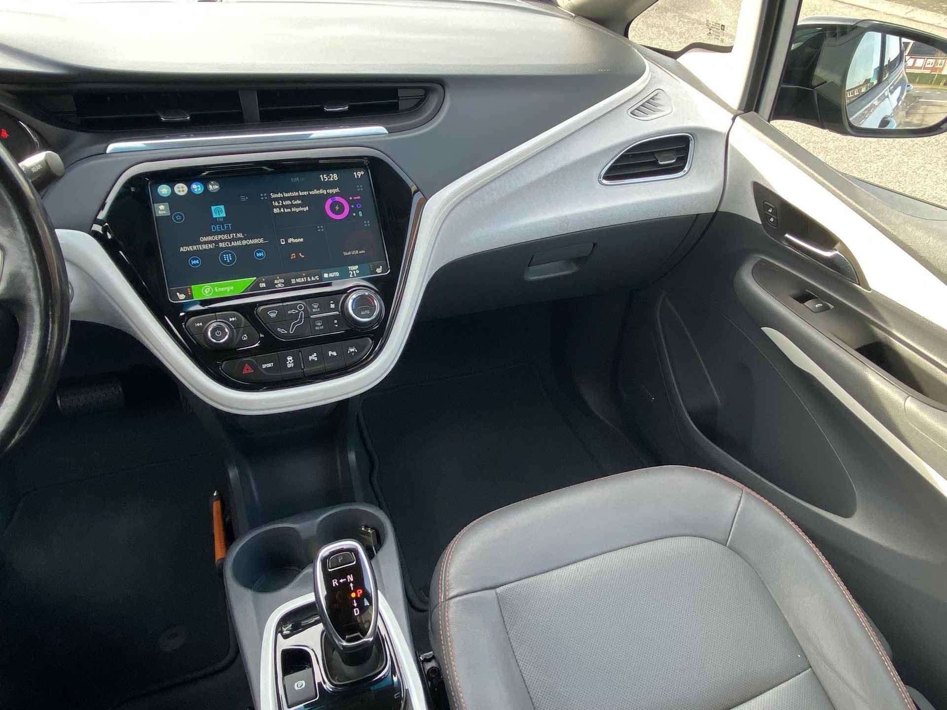 Opel Ampera-E Business Executive 60 kWh HV Accu nieuw eind '22! Zeer compleet met o.a. lederen bekleding, Bose soundsystem, stoel- én achterbankverwarming, camera, nieuwe APK, etc. - 23/38