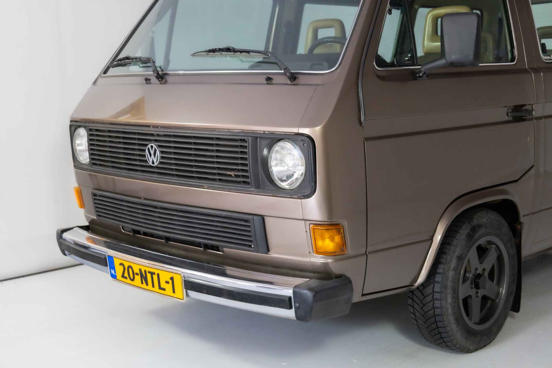 Volkswagen Caravelle T3 1.9i 66KW GL DE LUXE 7-persoons Luxe uitvoering met Open dak, Luxe stoelen, Ventilatie achterin, Armsteunen, Getint glas, uitklapbare instap - 6/29