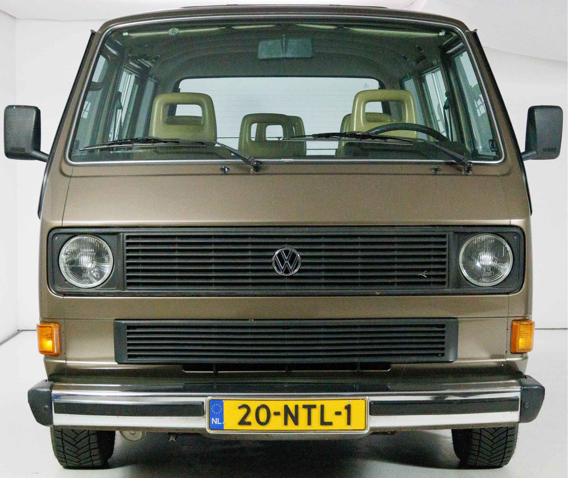 Volkswagen Caravelle T3 1.9i 66KW GL DE LUXE 7-persoons Luxe uitvoering met Open dak, Luxe stoelen, Ventilatie achterin, Armsteunen, Getint glas, uitklapbare instap - 8/29