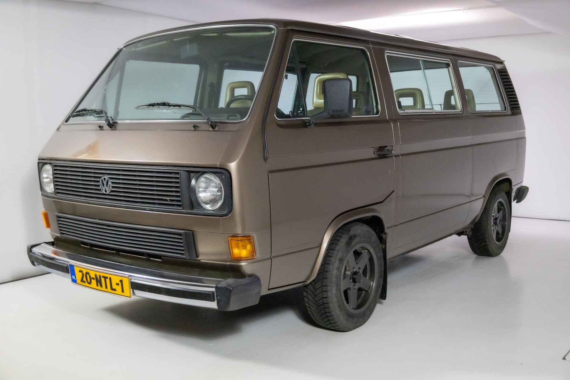 Volkswagen Caravelle T3 1.9i 66KW GL DE LUXE 7-persoons Luxe uitvoering met Open dak, Luxe stoelen, Ventilatie achterin, Armsteunen, Getint glas, uitklapbare instap - 10/29