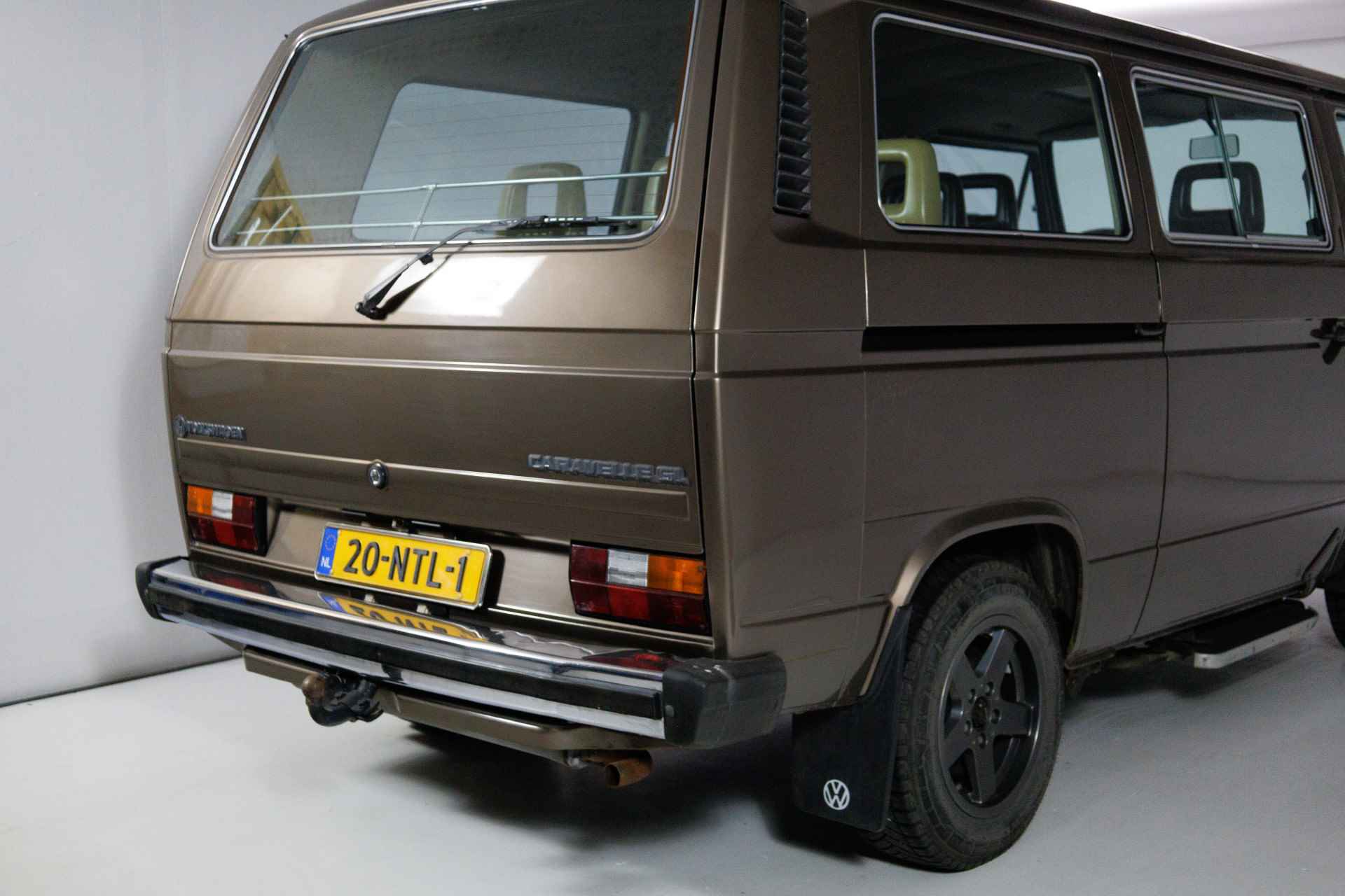 Volkswagen Caravelle T3 1.9i 66KW GL DE LUXE 7-persoons Luxe uitvoering met Open dak, Luxe stoelen, Ventilatie achterin, Armsteunen, Getint glas, uitklapbare instap - 12/29