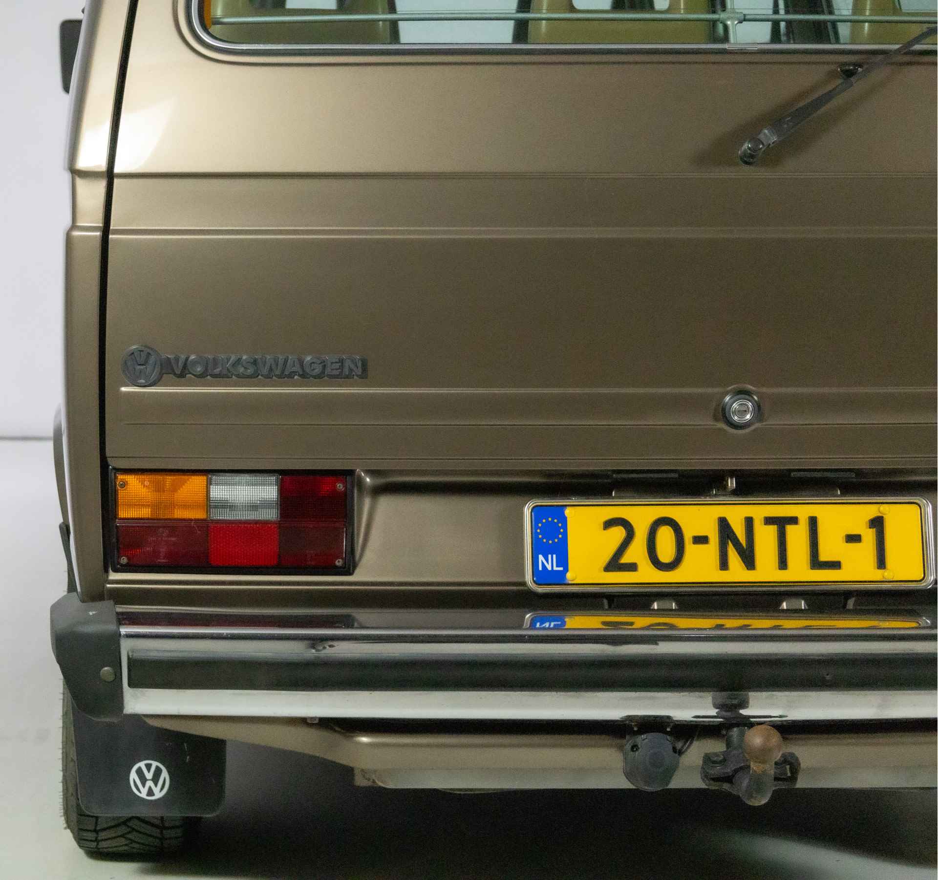 Volkswagen Caravelle T3 1.9i 66KW GL DE LUXE 7-persoons Luxe uitvoering met Open dak, Luxe stoelen, Ventilatie achterin, Armsteunen, Getint glas, uitklapbare instap - 14/29