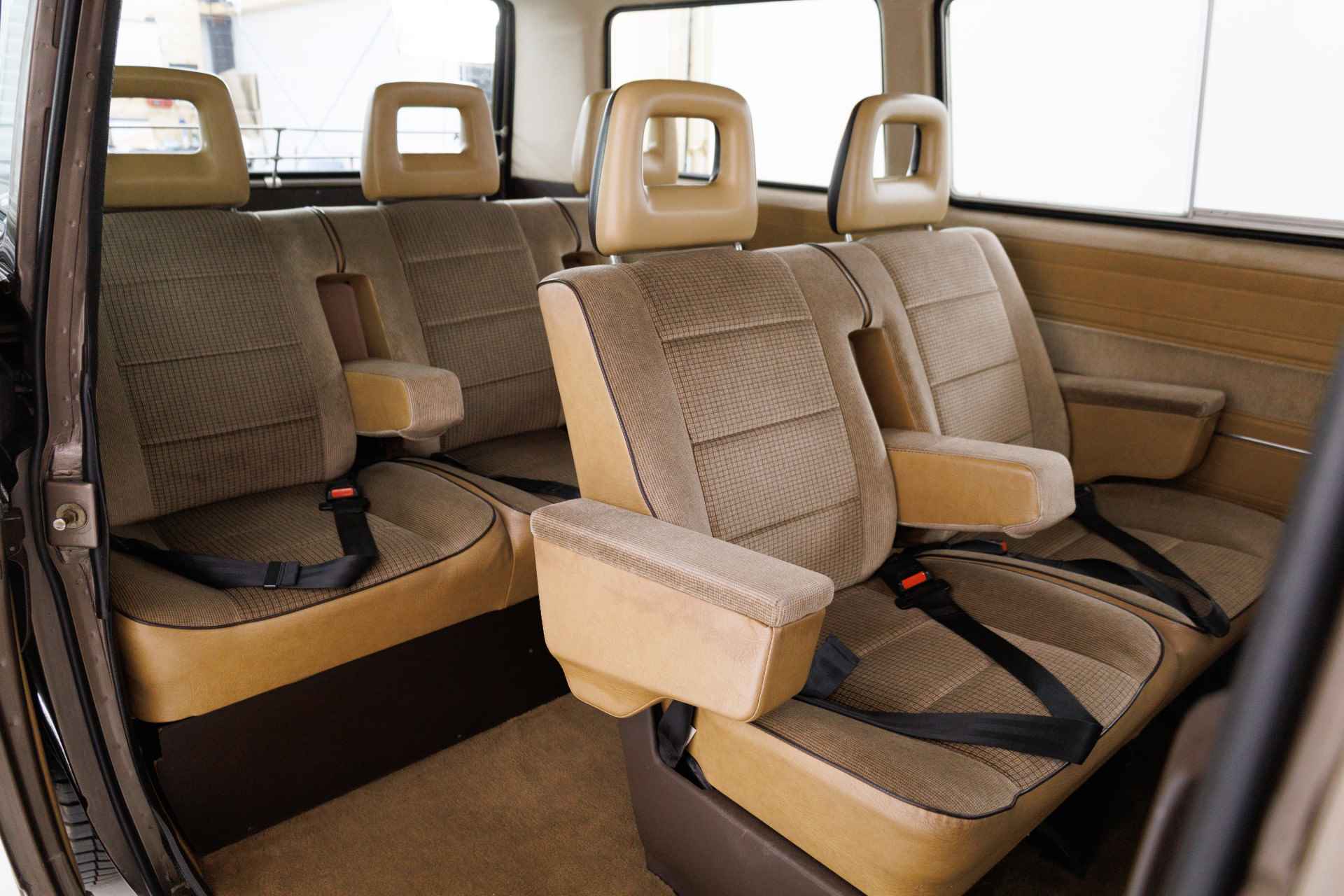 Volkswagen Caravelle T3 1.9i 66KW GL DE LUXE 7-persoons Luxe uitvoering met Open dak, Luxe stoelen, Ventilatie achterin, Armsteunen, Getint glas, uitklapbare instap - 16/29