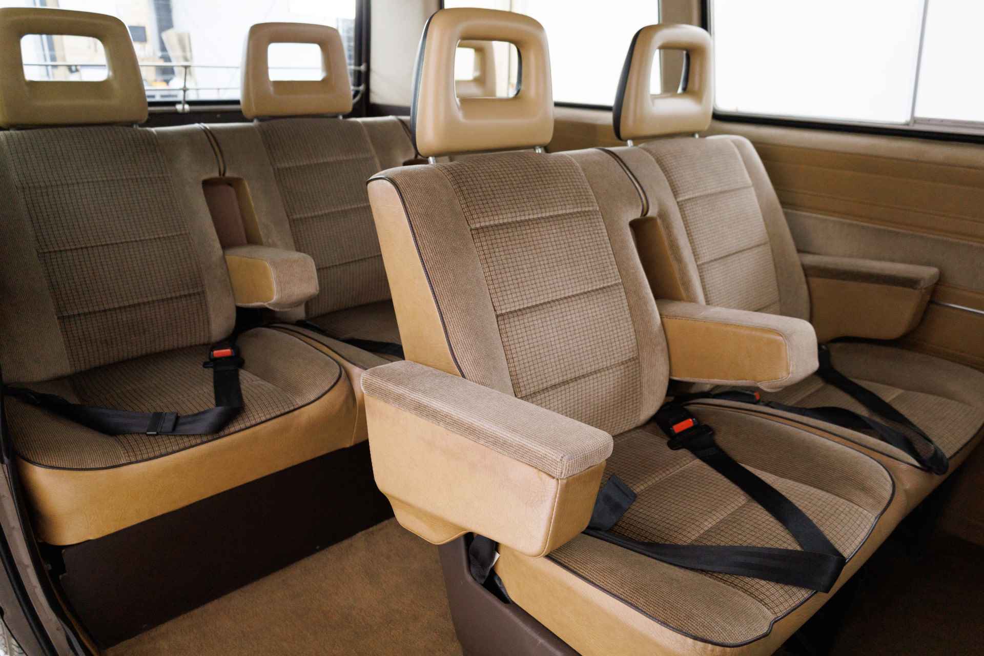 Volkswagen Caravelle T3 1.9i 66KW GL DE LUXE 7-persoons Luxe uitvoering met Open dak, Luxe stoelen, Ventilatie achterin, Armsteunen, Getint glas, uitklapbare instap - 17/29