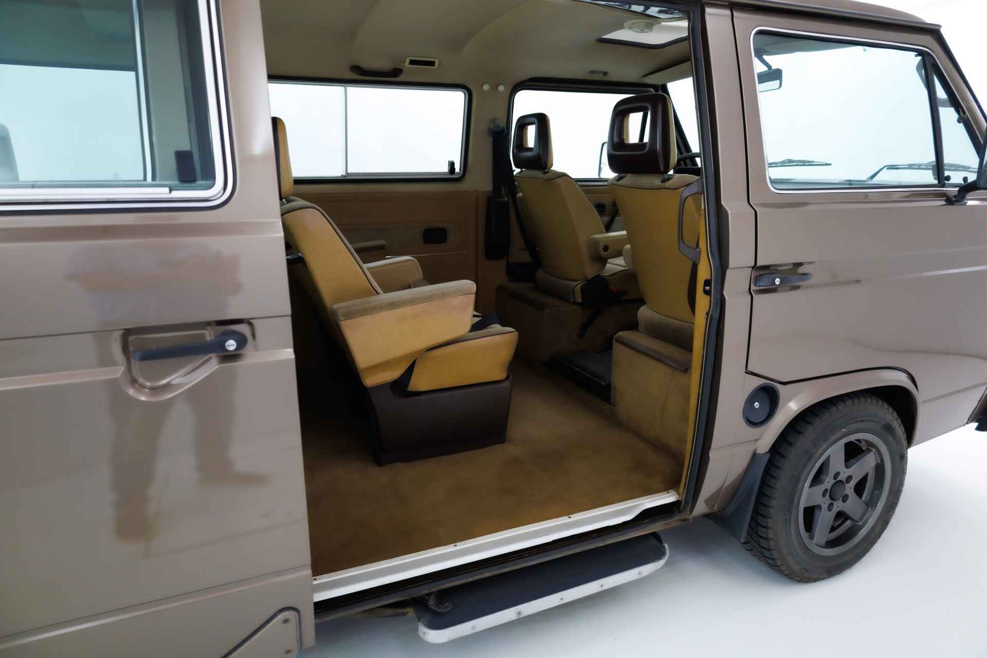 Volkswagen Caravelle T3 1.9i 66KW GL DE LUXE 7-persoons Luxe uitvoering met Open dak, Luxe stoelen, Ventilatie achterin, Armsteunen, Getint glas, uitklapbare instap - 19/29