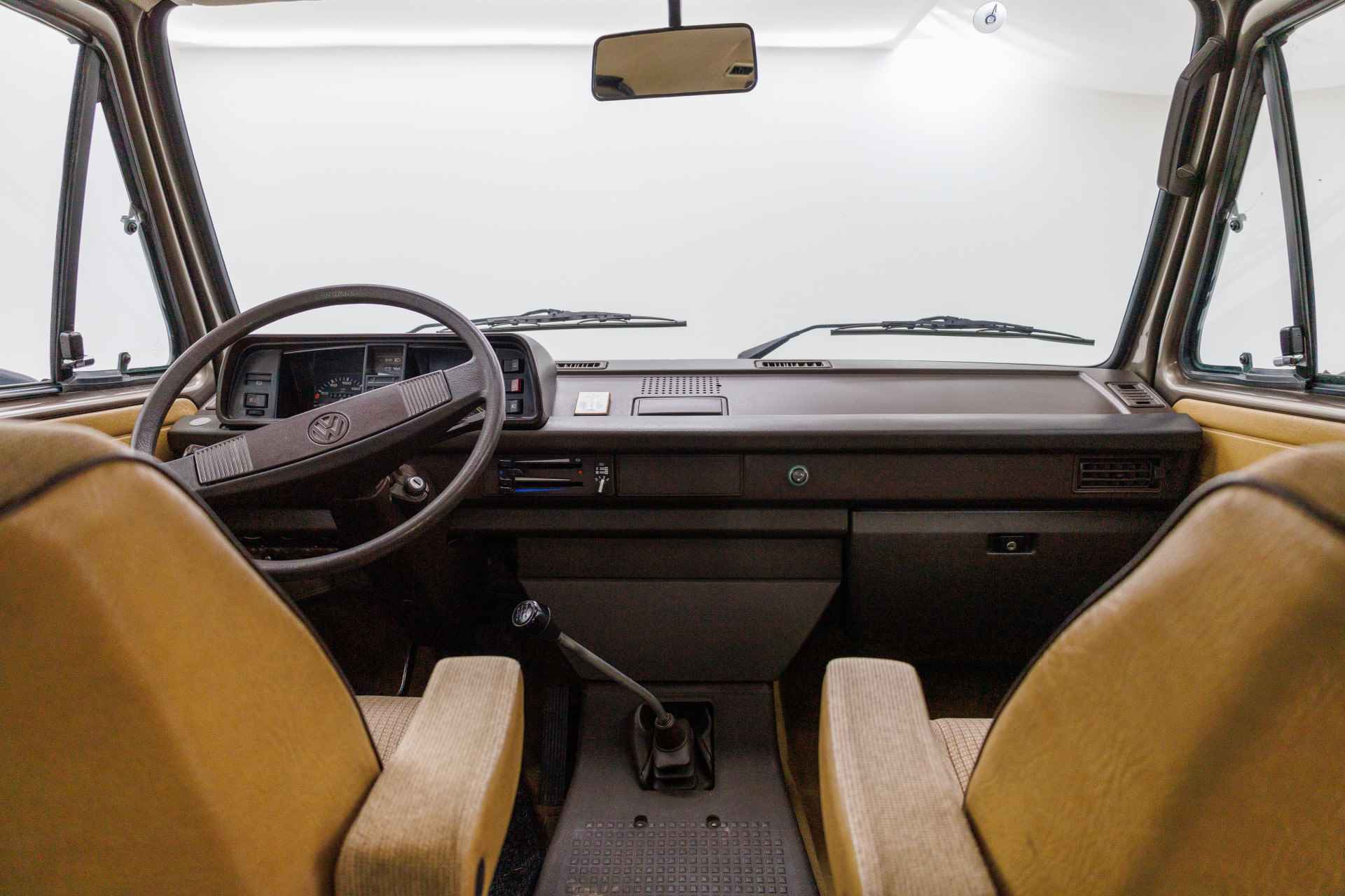 Volkswagen Caravelle T3 1.9i 66KW GL DE LUXE 7-persoons Luxe uitvoering met Open dak, Luxe stoelen, Ventilatie achterin, Armsteunen, Getint glas, uitklapbare instap - 20/29