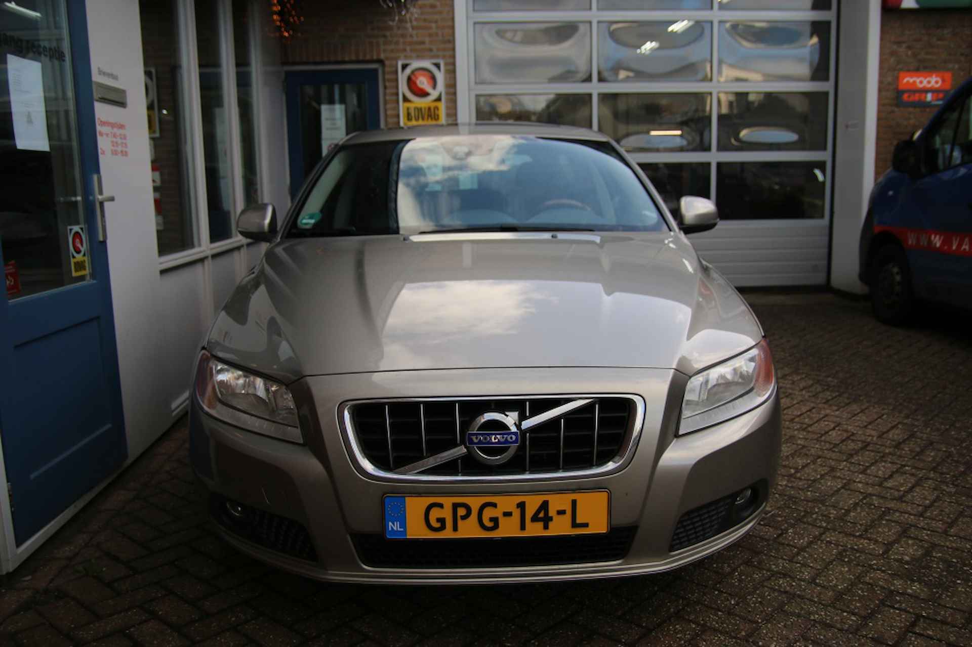 Volvo V70 2.0 T5 Kinetic | Leer | Trekhaak | Airco - 24/27