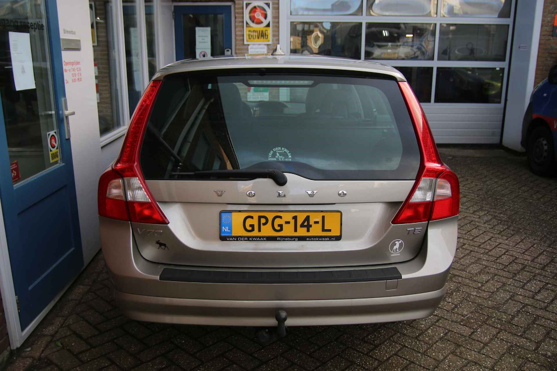 Volvo V70 2.0 T5 Kinetic | Leer | Trekhaak | Airco - 27/27