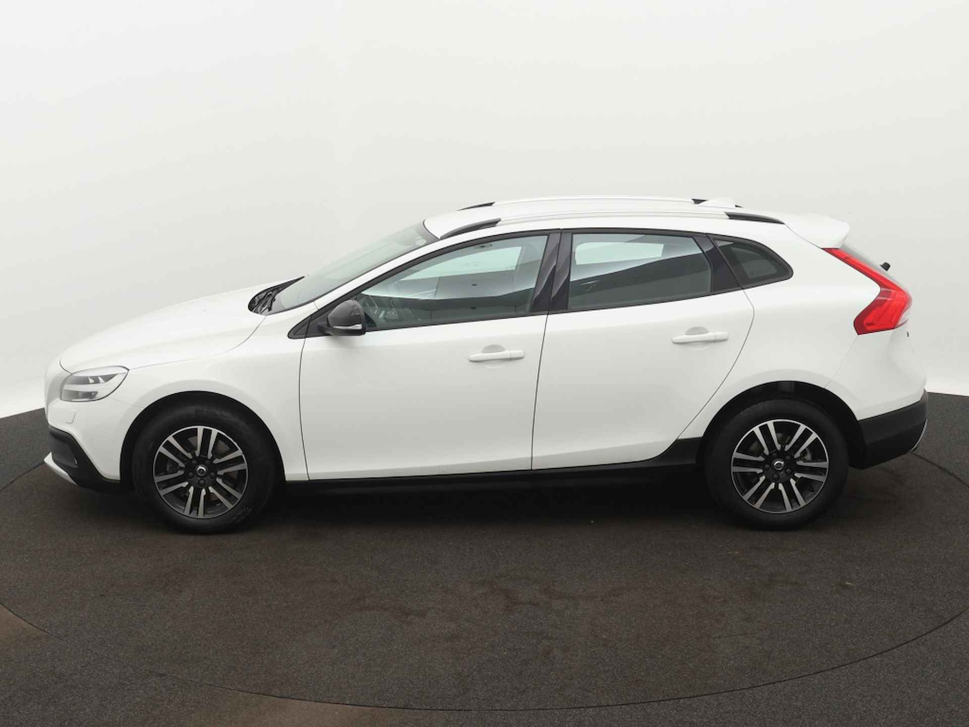 Volvo V40 Cross Country 1.5 T3 Nordic+ - 2/34