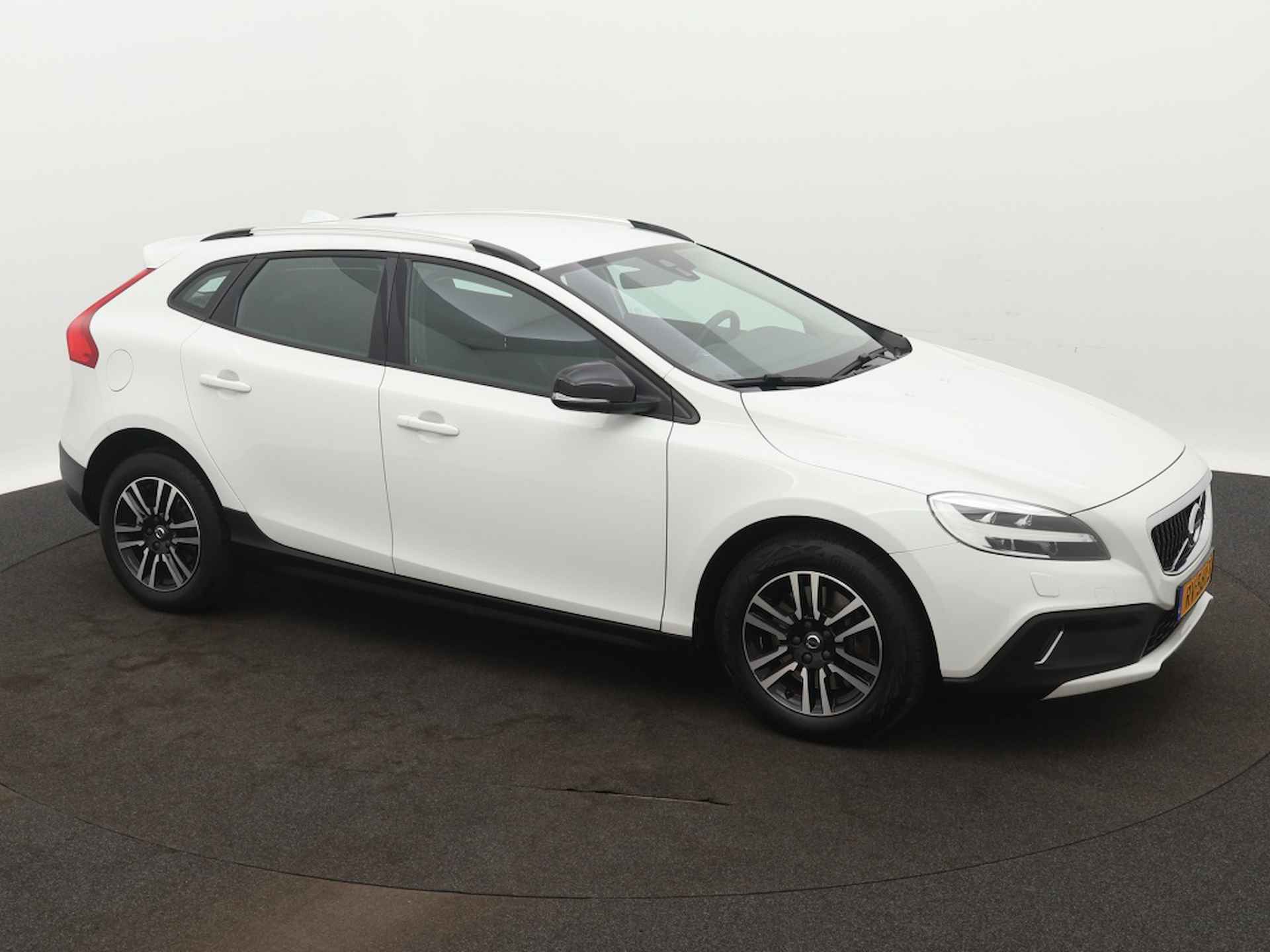 Volvo V40 Cross Country 1.5 T3 Nordic+ - 11/34