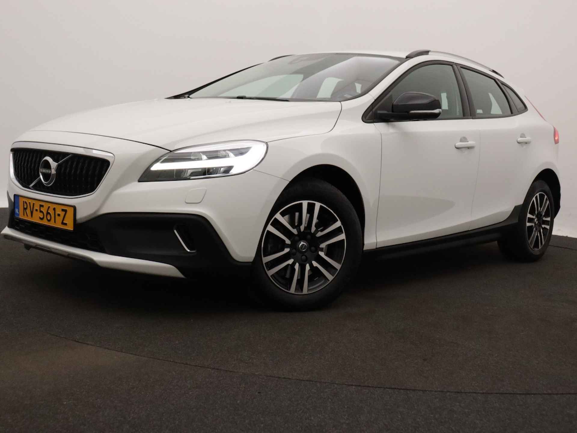 Volvo V40 Cross Country 1.5 T3 Nordic+ - 27/34