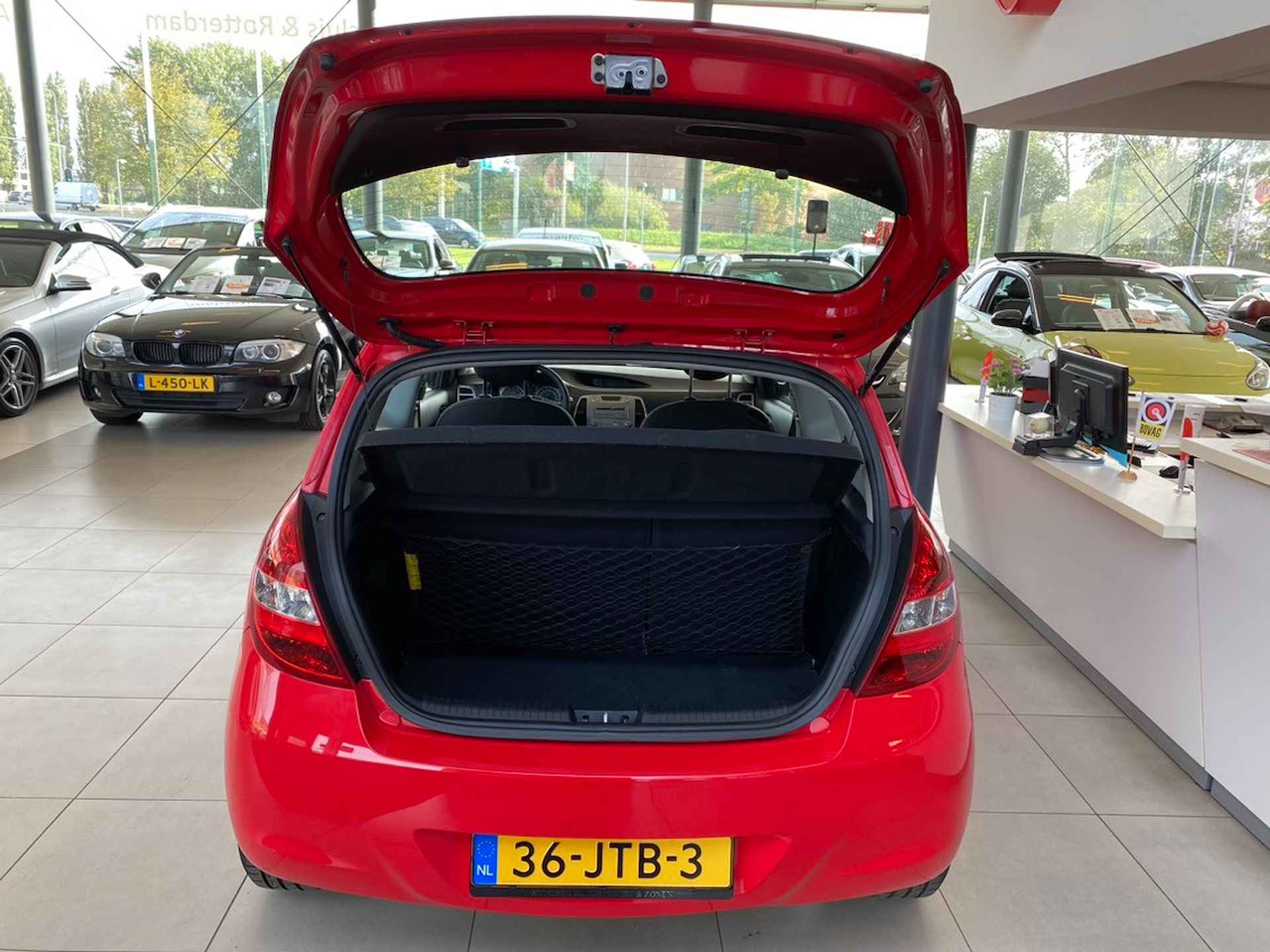 Hyundai i20 1.2i DynamicVersion,5 Zits,Airco,Elektrischpakket,Aux Ipod Usb Aansluiting,15 Inch Lmv - 8/25