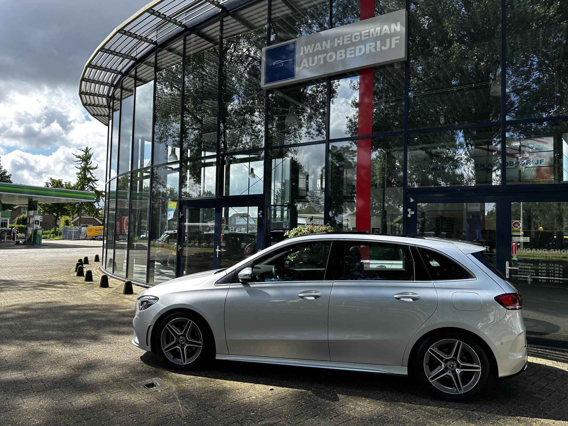 Mercedes-Benz B-klasse 180 Business Solution AMG AUTOMAAT | Panodak | Navi | Climate Control | Afn. Trekhaak | LM Velgen | Cruise Control - 4/34