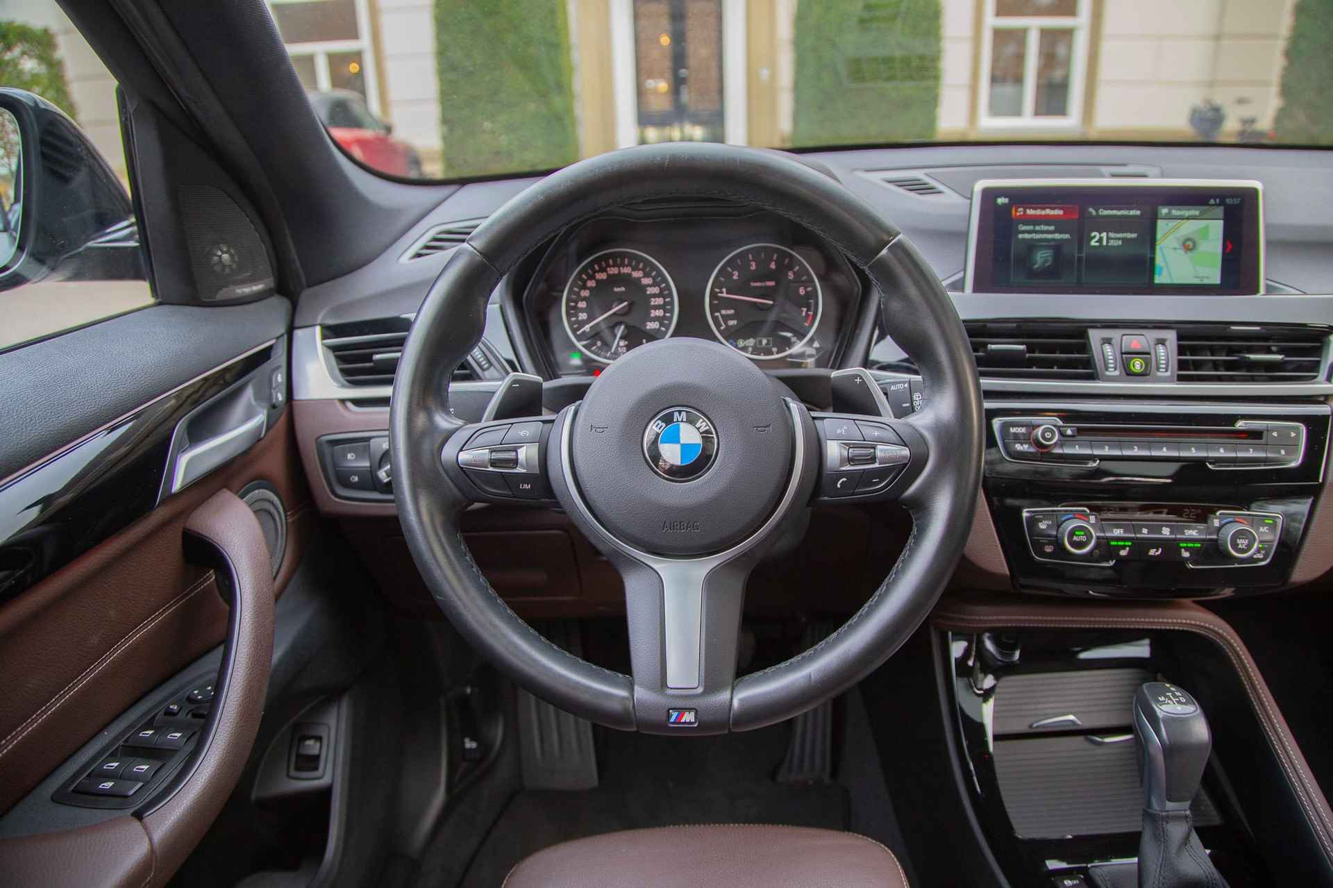 BMW X1 xDrive20i High Executive Pano | H&K | Camera | HUD | Memorystoelen - 19/58