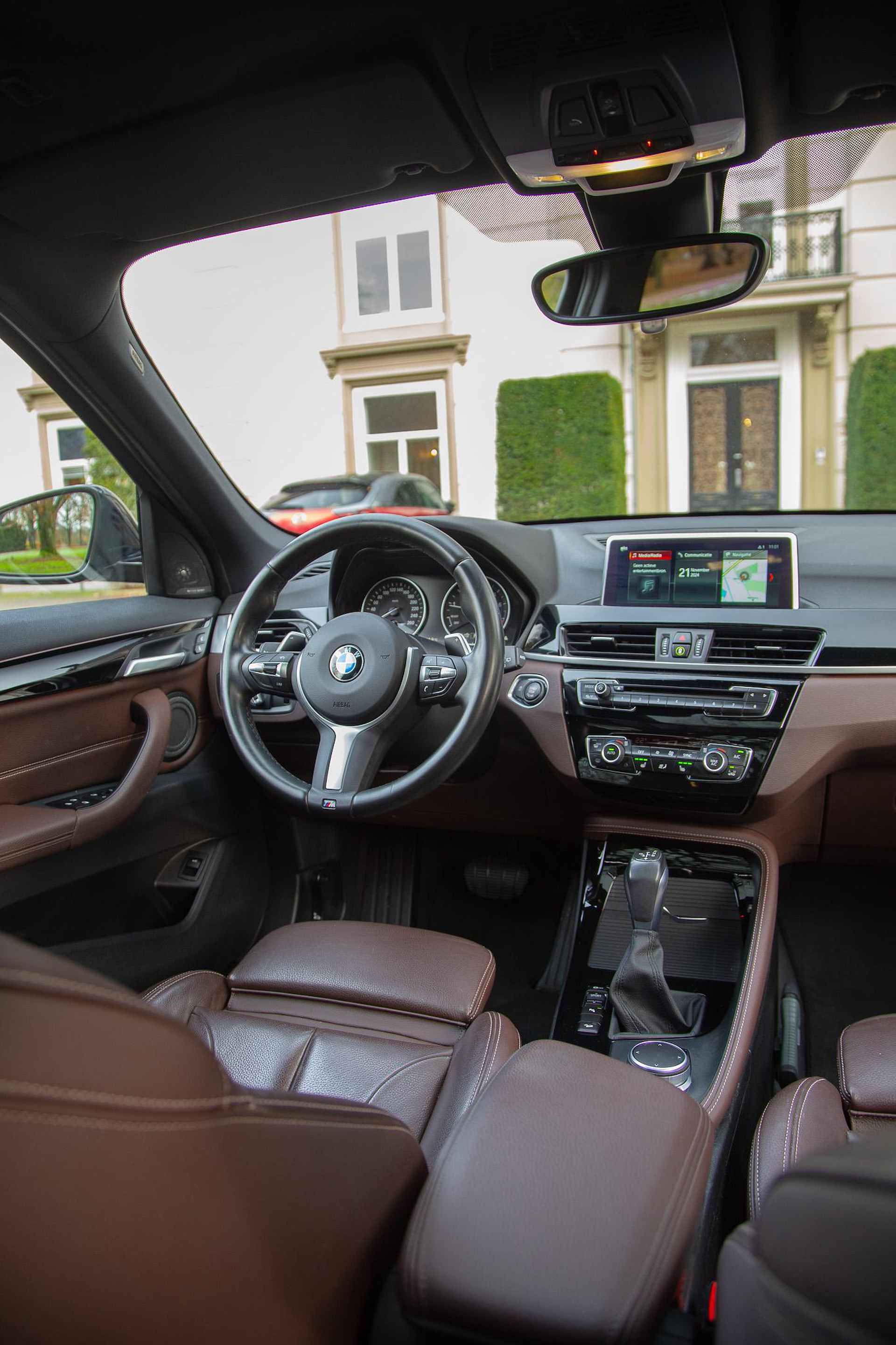 BMW X1 xDrive20i High Executive Pano | H&K | Camera | HUD | Memorystoelen - 49/58