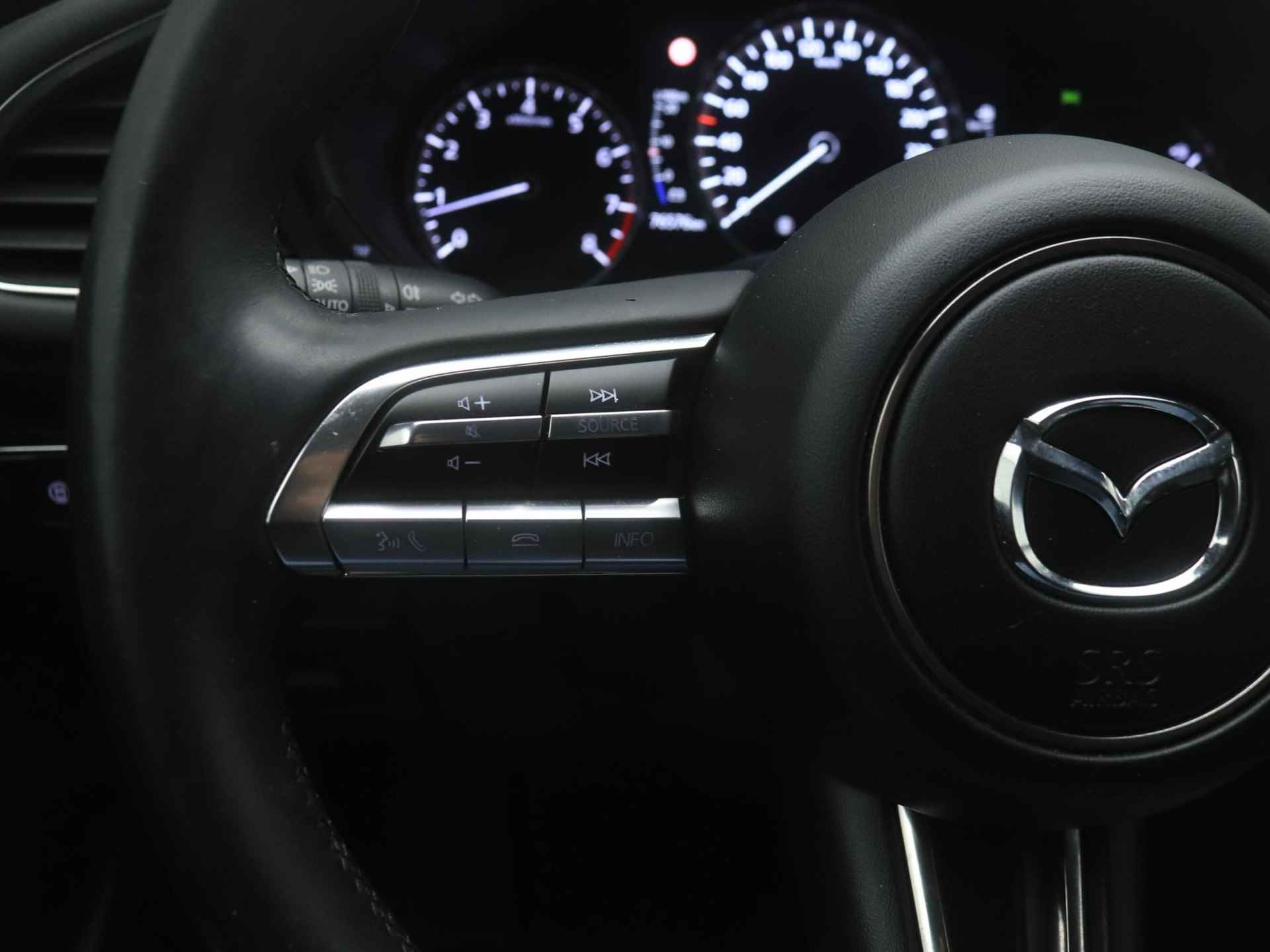 Mazda 3 2.0 SkyActiv-X Luxury i-Activesense automaat met vaste trekhaak : dealer onderhouden - 25/49