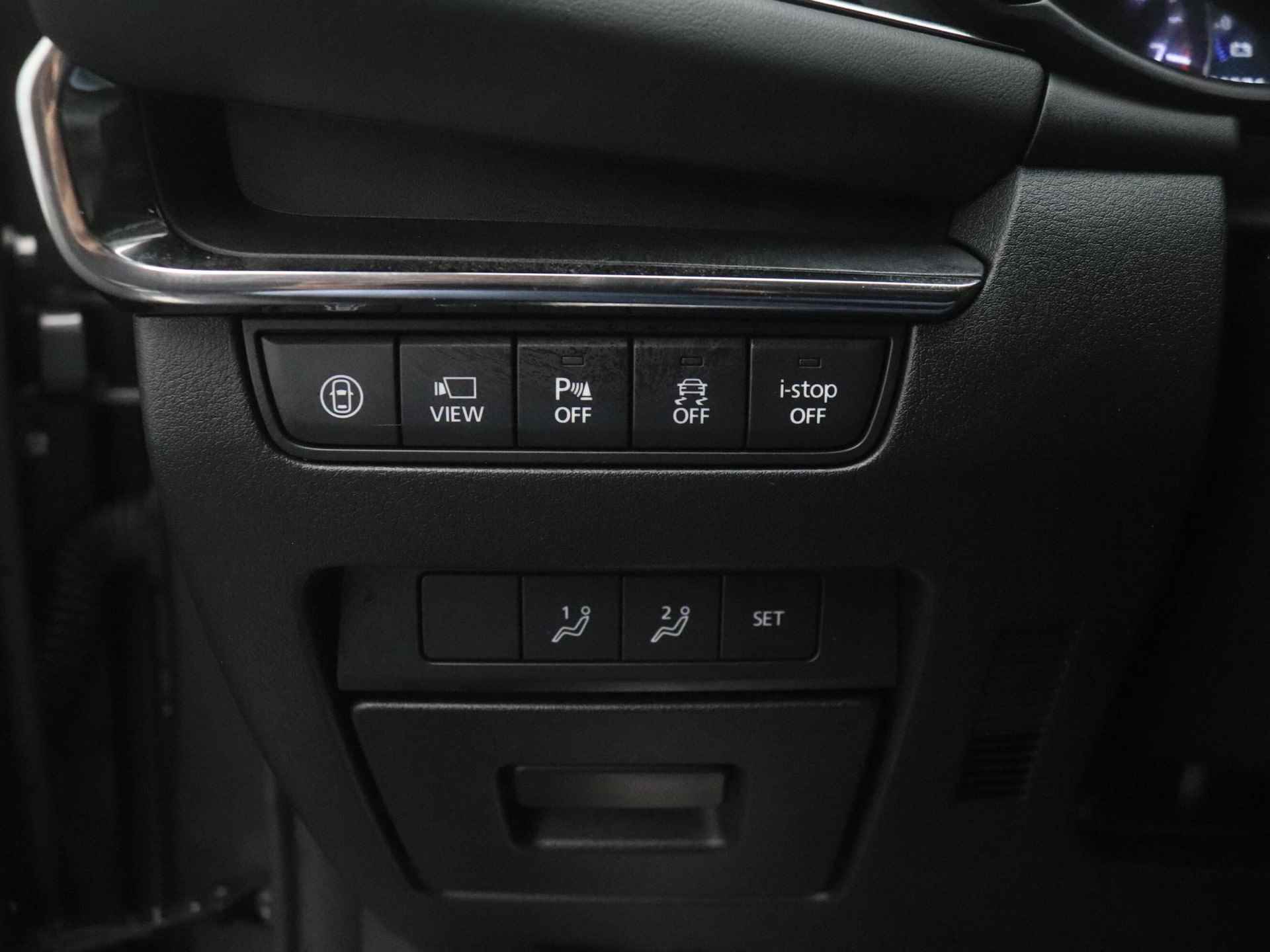 Mazda 3 2.0 SkyActiv-X Luxury i-Activesense automaat met vaste trekhaak : dealer onderhouden - 44/49