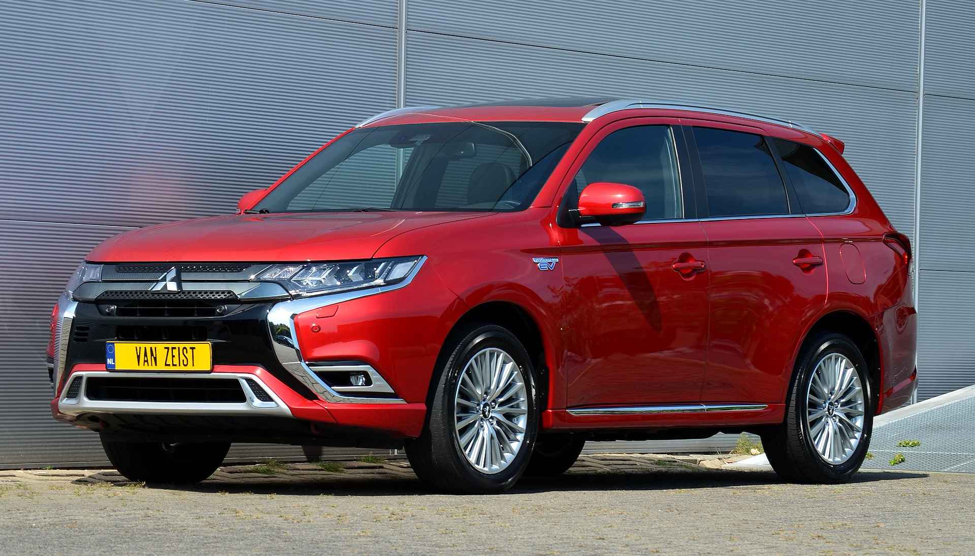 Mitsubishi Outlander PHEV 2.4 INSTYLE 4WD | PLUG IN HYBRID | V2G | FULL OPTIONS | SCHUIFDAK | ADAPTIEF CRUISE | FABRIEKGARANTIE TOT 24-02-2025 | ALL IN RIJKLAARPRIJS - 6/50