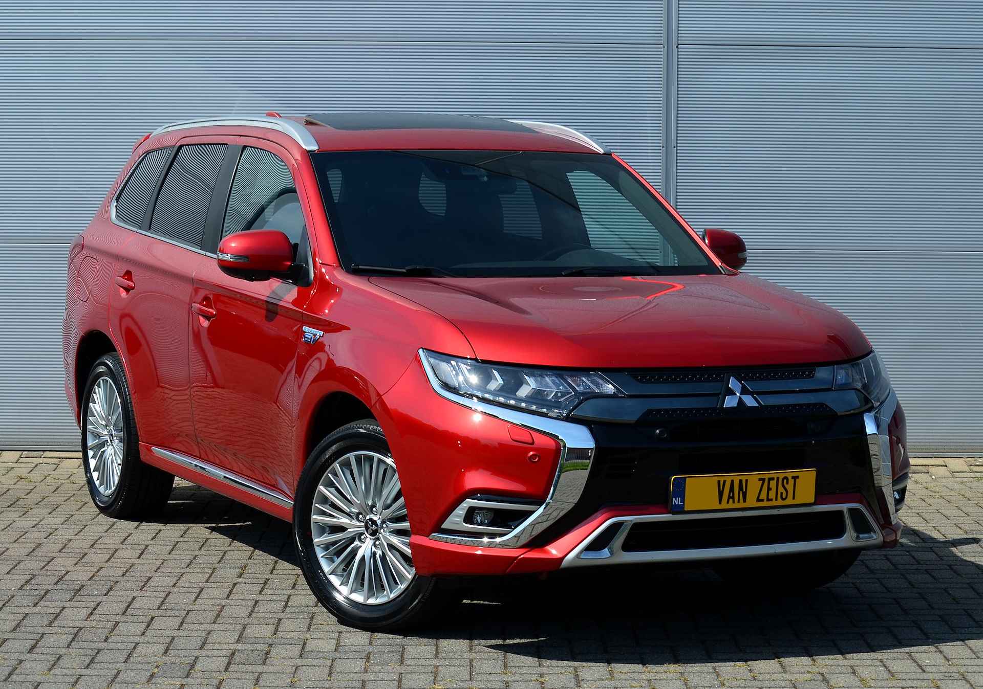 Mitsubishi Outlander PHEV 2.4 INSTYLE 4WD | PLUG IN HYBRID | V2G | FULL OPTIONS | SCHUIFDAK | ADAPTIEF CRUISE | FABRIEKGARANTIE TOT 24-02-2025 | ALL IN RIJKLAARPRIJS - 14/50