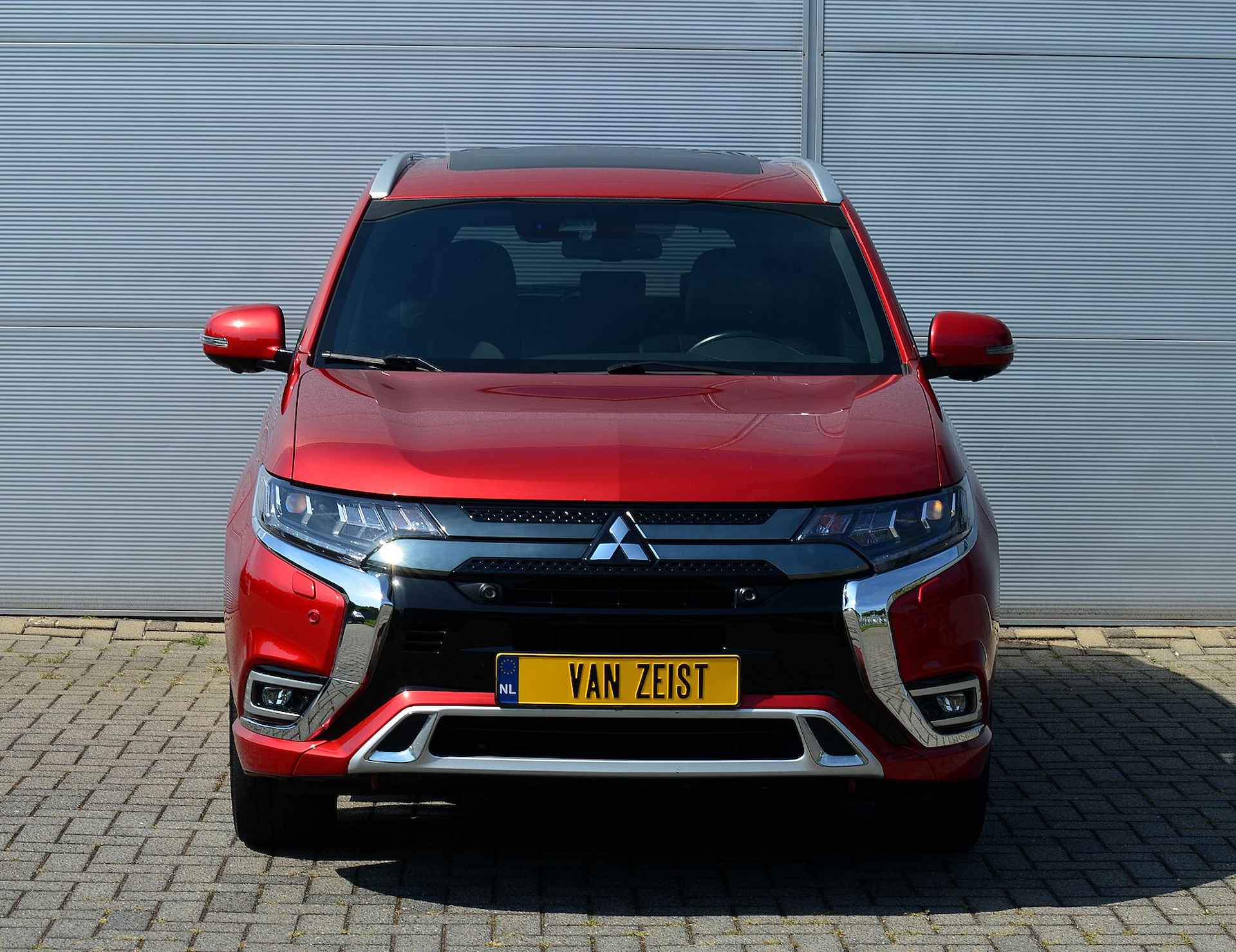 Mitsubishi Outlander PHEV 2.4 INSTYLE 4WD | PLUG IN HYBRID | V2G | FULL OPTIONS | SCHUIFDAK | ADAPTIEF CRUISE | FABRIEKGARANTIE TOT 24-02-2025 | ALL IN RIJKLAARPRIJS - 15/50