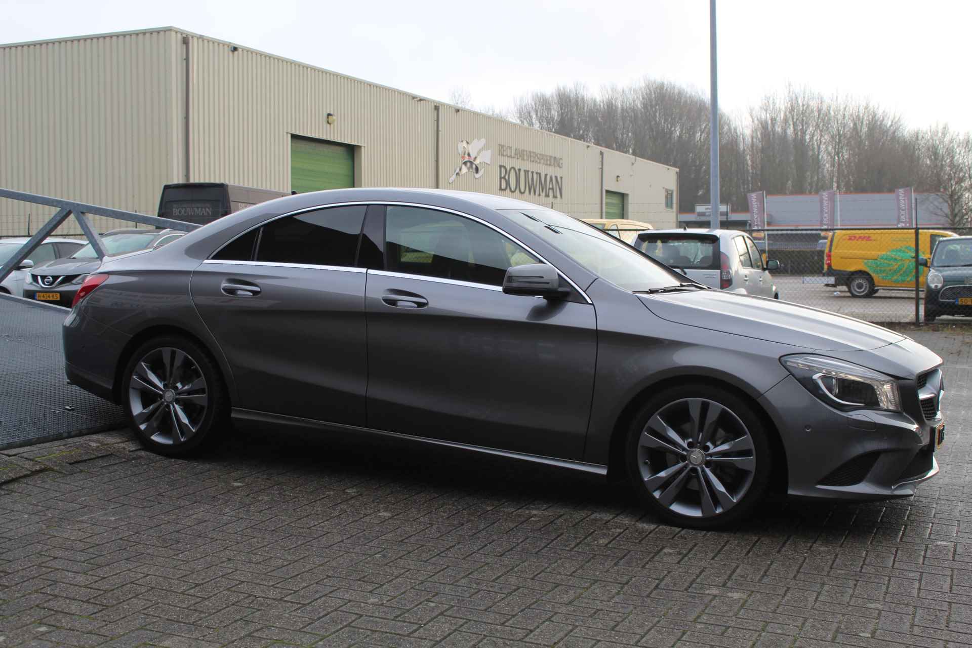 Mercedes-Benz CLA-Klasse 200 Ambition Automaat Navigatie/Stoelverwarming/Cruise control/Parkeersensoren rondom/Bluetooth/Led dagrijverlichting - 8/25