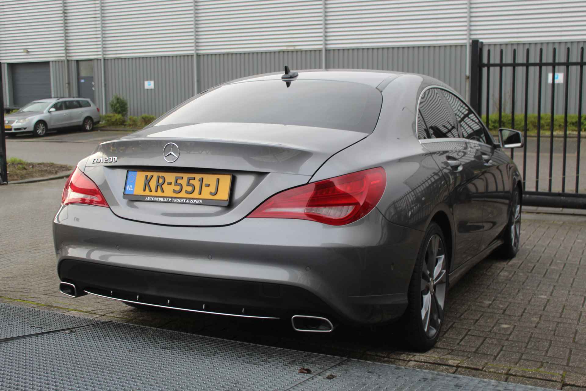 Mercedes-Benz CLA-Klasse 200 Ambition Automaat Navigatie/Stoelverwarming/Cruise control/Parkeersensoren rondom/Bluetooth/Led dagrijverlichting - 9/25