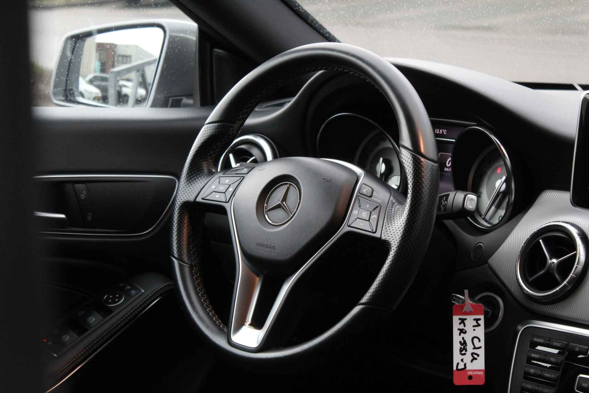 Mercedes-Benz CLA-Klasse 200 Ambition Automaat Navigatie/Stoelverwarming/Cruise control/Parkeersensoren rondom/Bluetooth/Led dagrijverlichting - 13/25