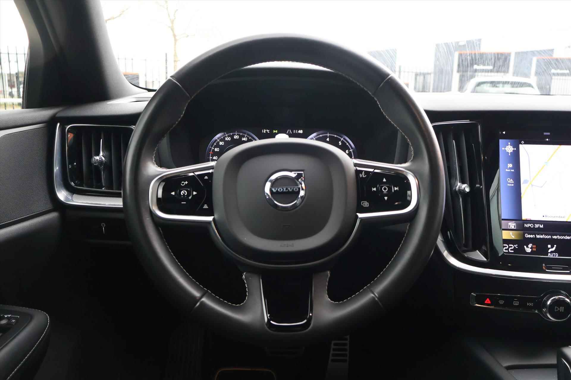 Volvo V60 B3 R-Design 163pk Geartronic Mild Hybrid | Carplay | Navi | Memory | ACC | LED | Keyless - 22/48