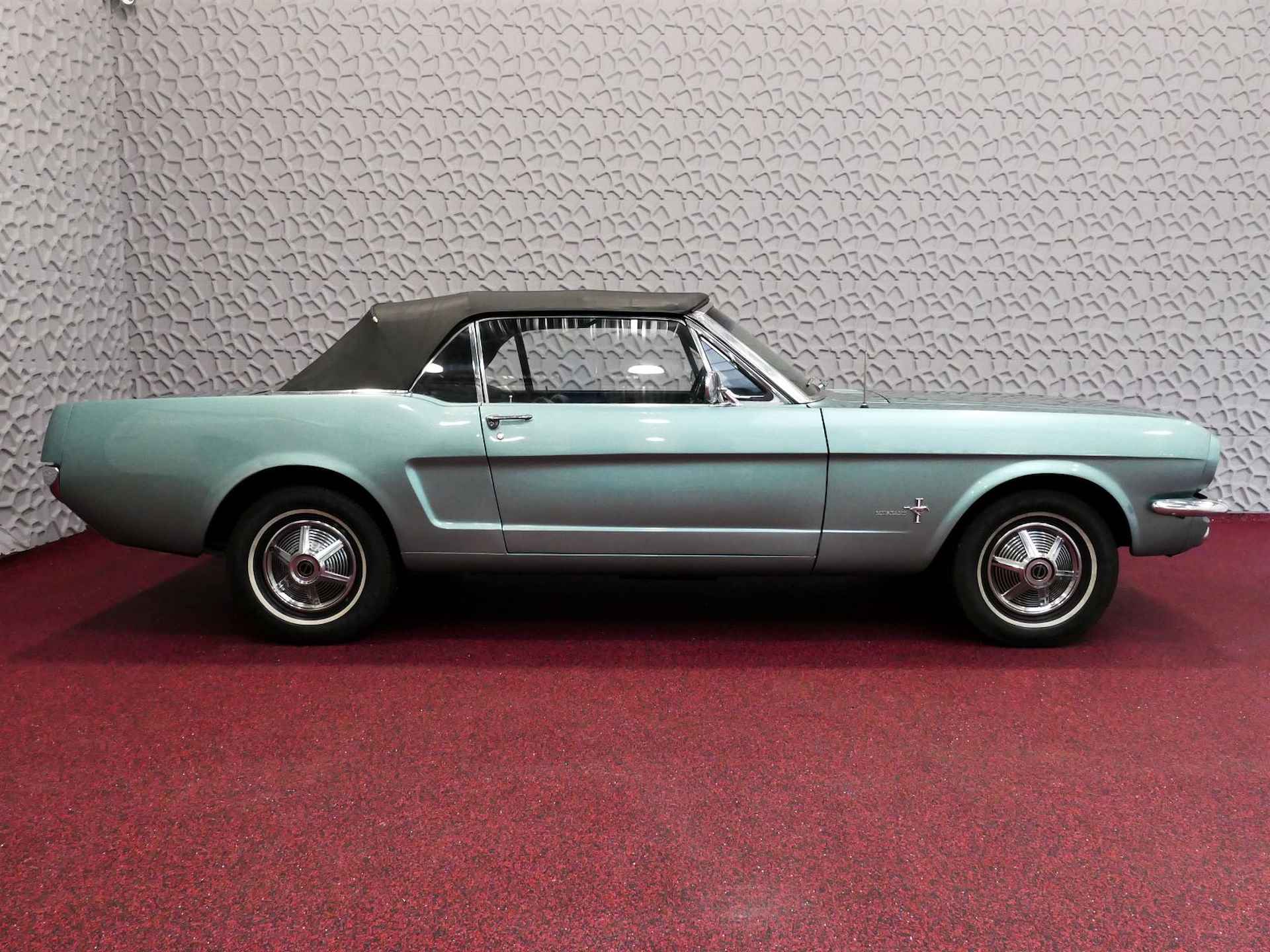 Ford Mustang Convertible 6 CYL LIJN AUTOMAAT 1965 - 45/68