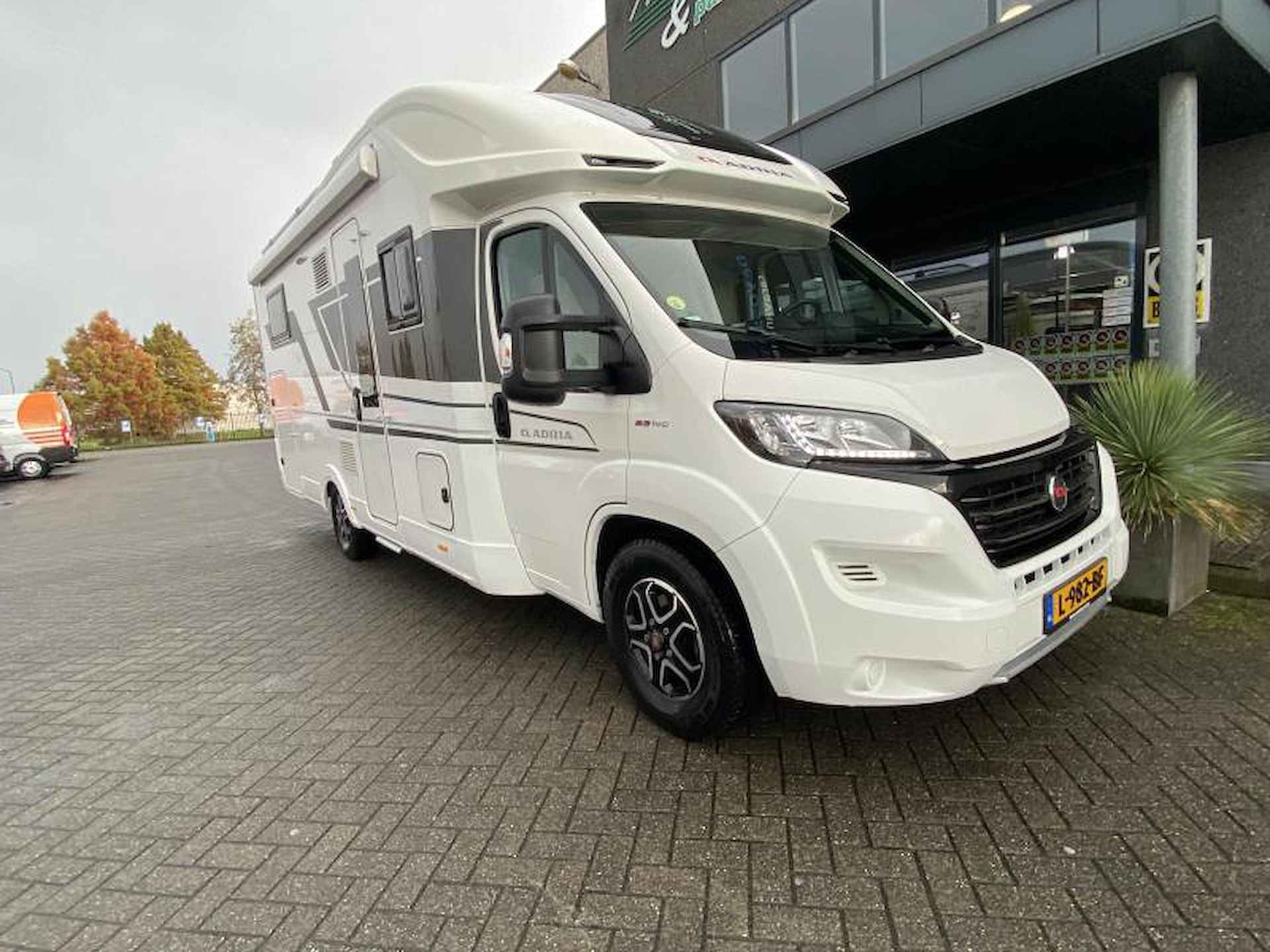 Adria Coral Plus 670 DL automaat en E&P - 8/20