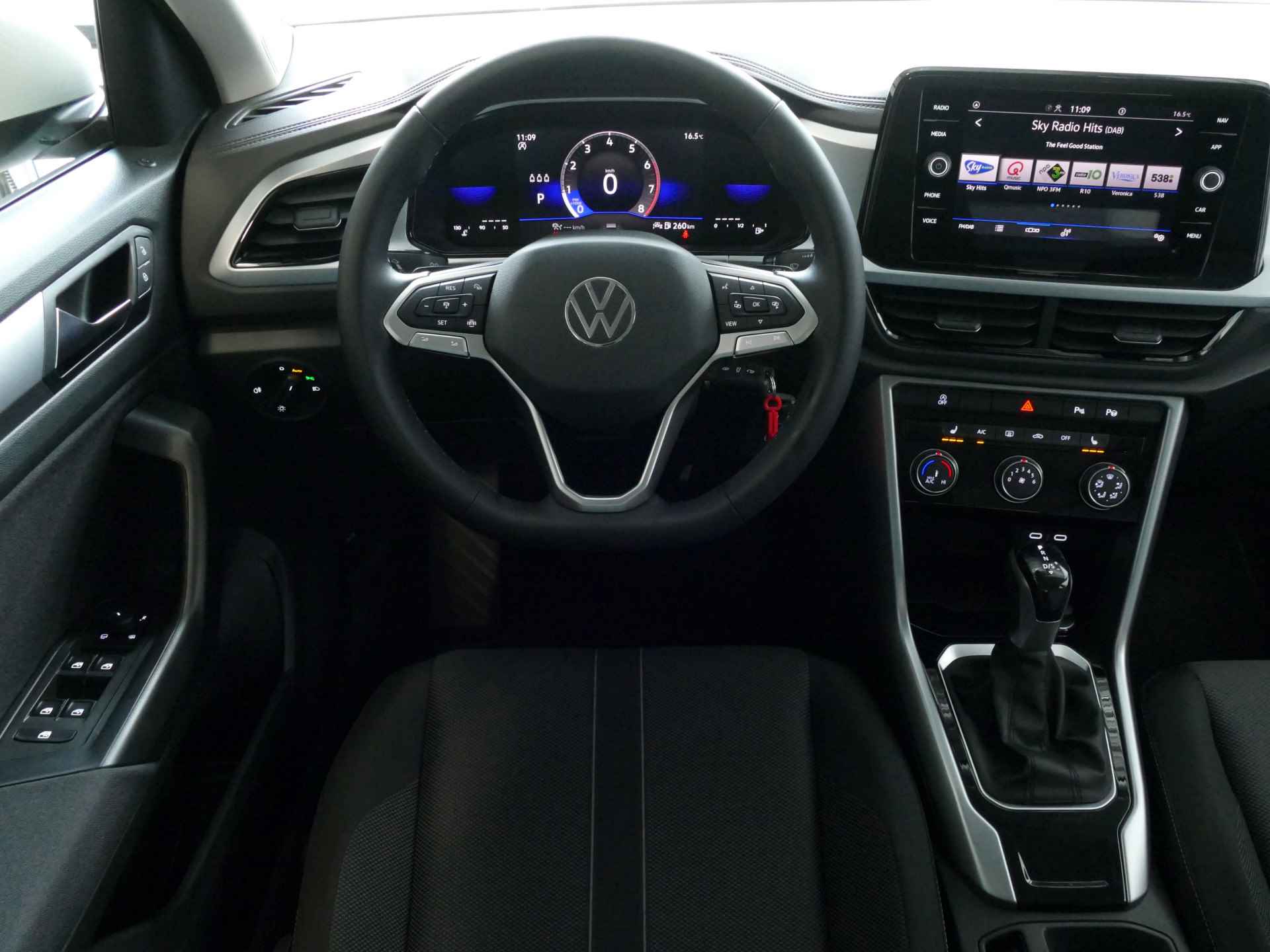 Volkswagen T-Roc 1.5 TSI 150PK CARPLAY NAVI STOEL VERW. LED VIR.COCKPIT 03/2024 70 BIJNA NIEUWE VOLKSWAGEN'S UIT VOORRAAD LEVERBAAR - 16/63