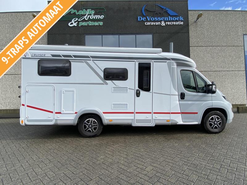 LMC Cruiser 646 G Automaat, lengte bedden.