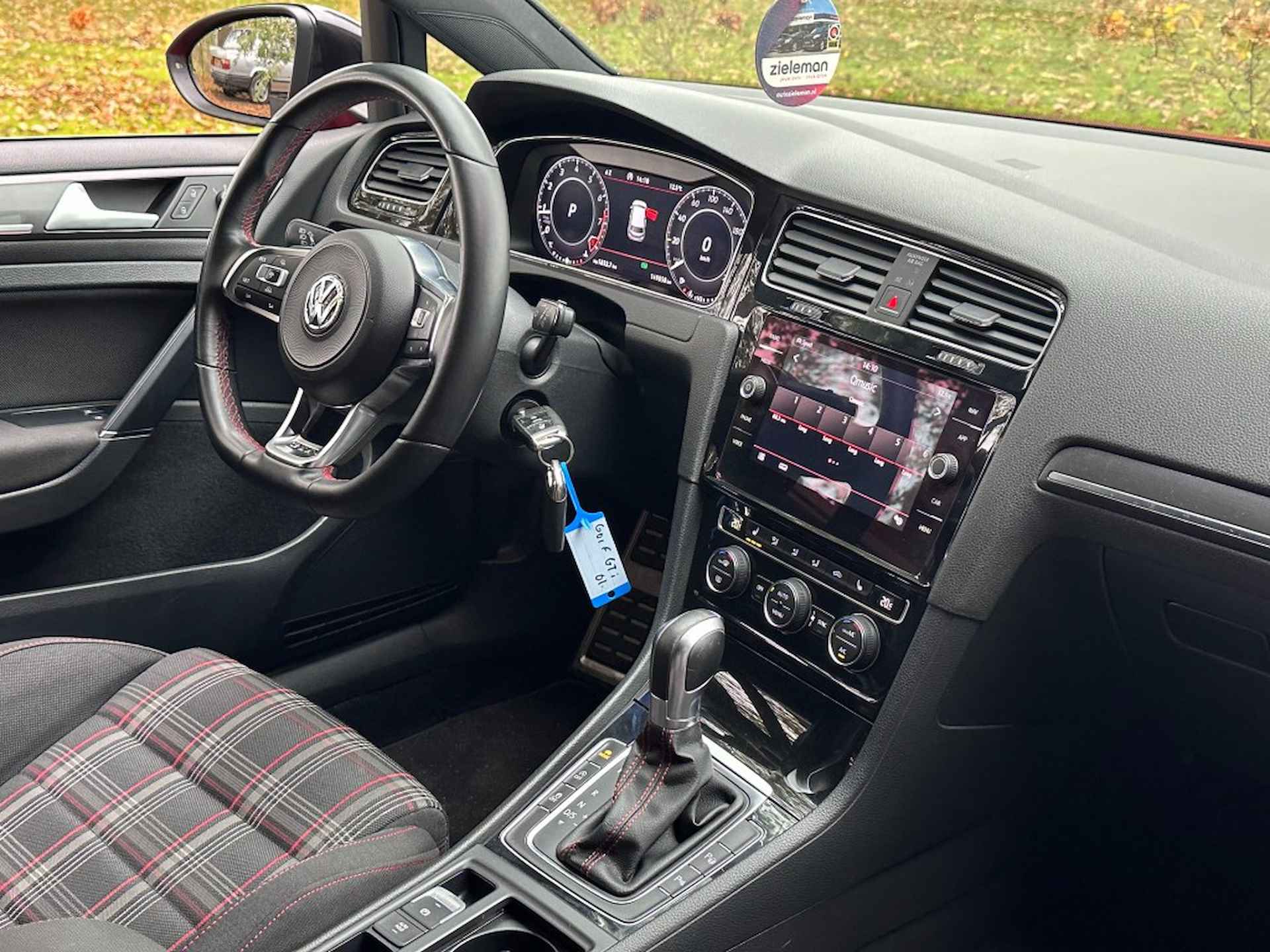 VOLKSWAGEN Golf 2.0 TSI GTI Performance Automaat 245 PK - Digital Cockpit - 4/27