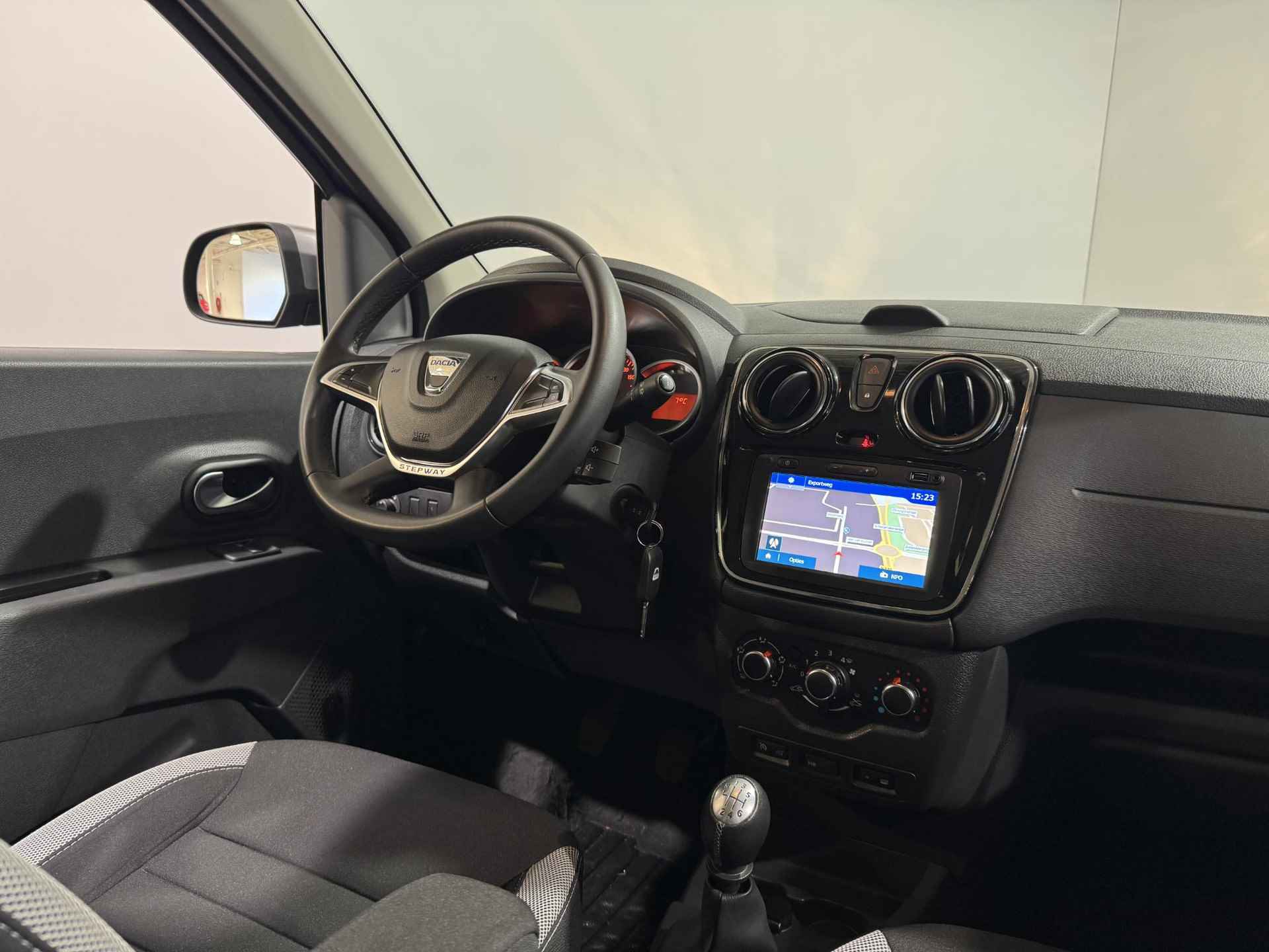 Dacia Lodgy 1.3 - 130PK TCe Stepway 5p | Trekhaak (1400KG) | Navi | Apple CarPlay/Android Auto | Airco | Camera | Cruise Control | Parkeersensoren | Elektrische Ramen & Spiegels | - 22/36