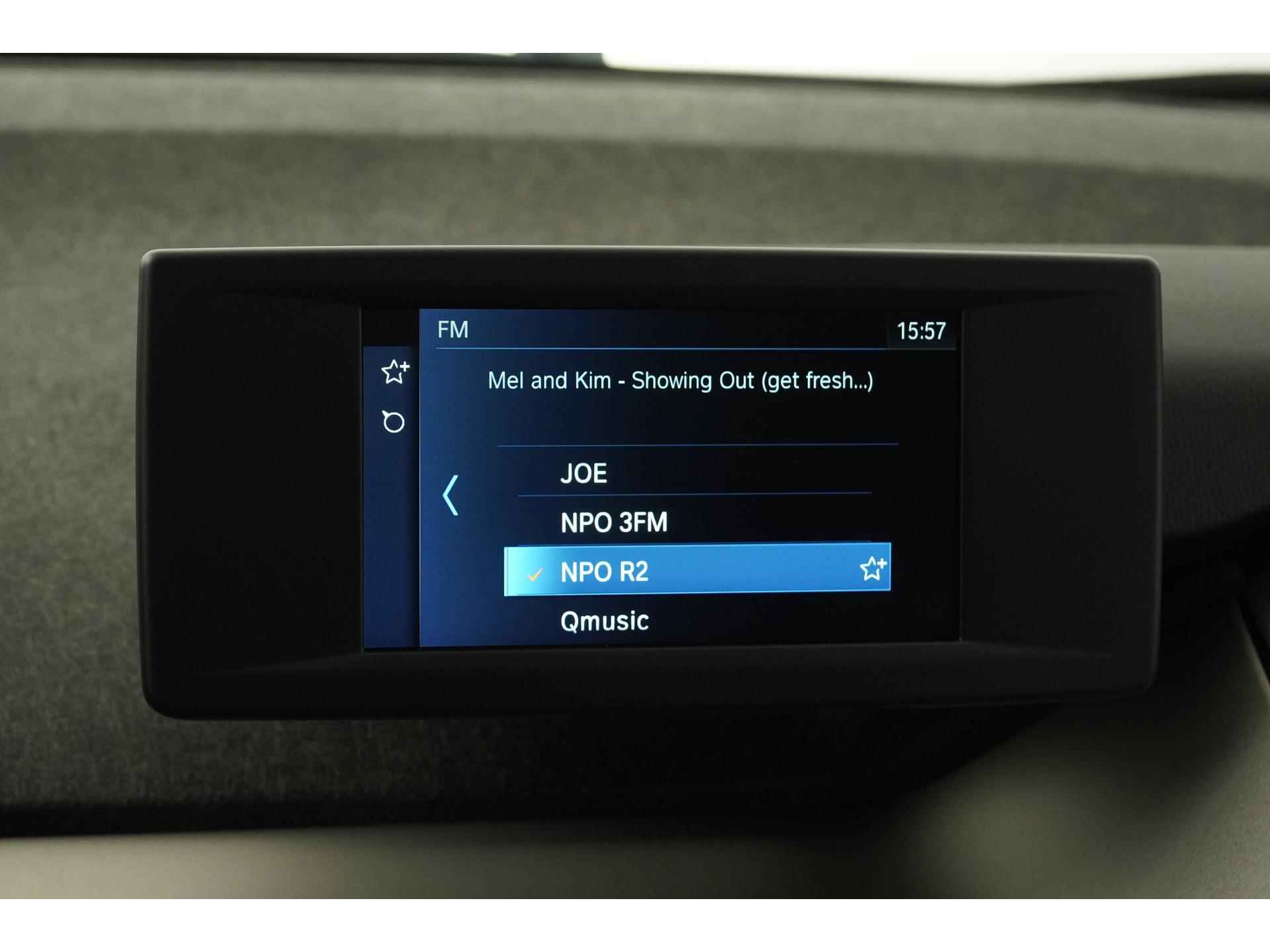 BMW i3 Basis 120Ah 42 kWh | Camera | Driving Assistant Plus | Warmtepomp | Comfort pakket |  Zondag Open! - 14/39