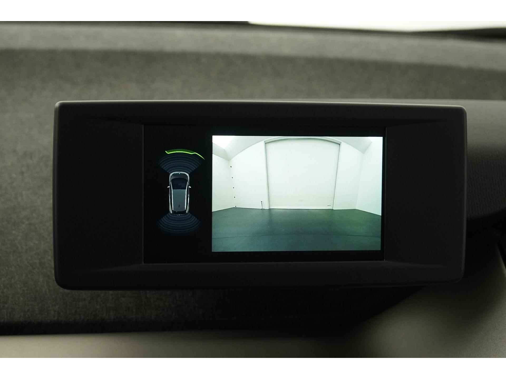 BMW i3 Basis 120Ah 42 kWh | Camera | Driving Assistant Plus | Warmtepomp | Comfort pakket |  Zondag Open! - 19/39
