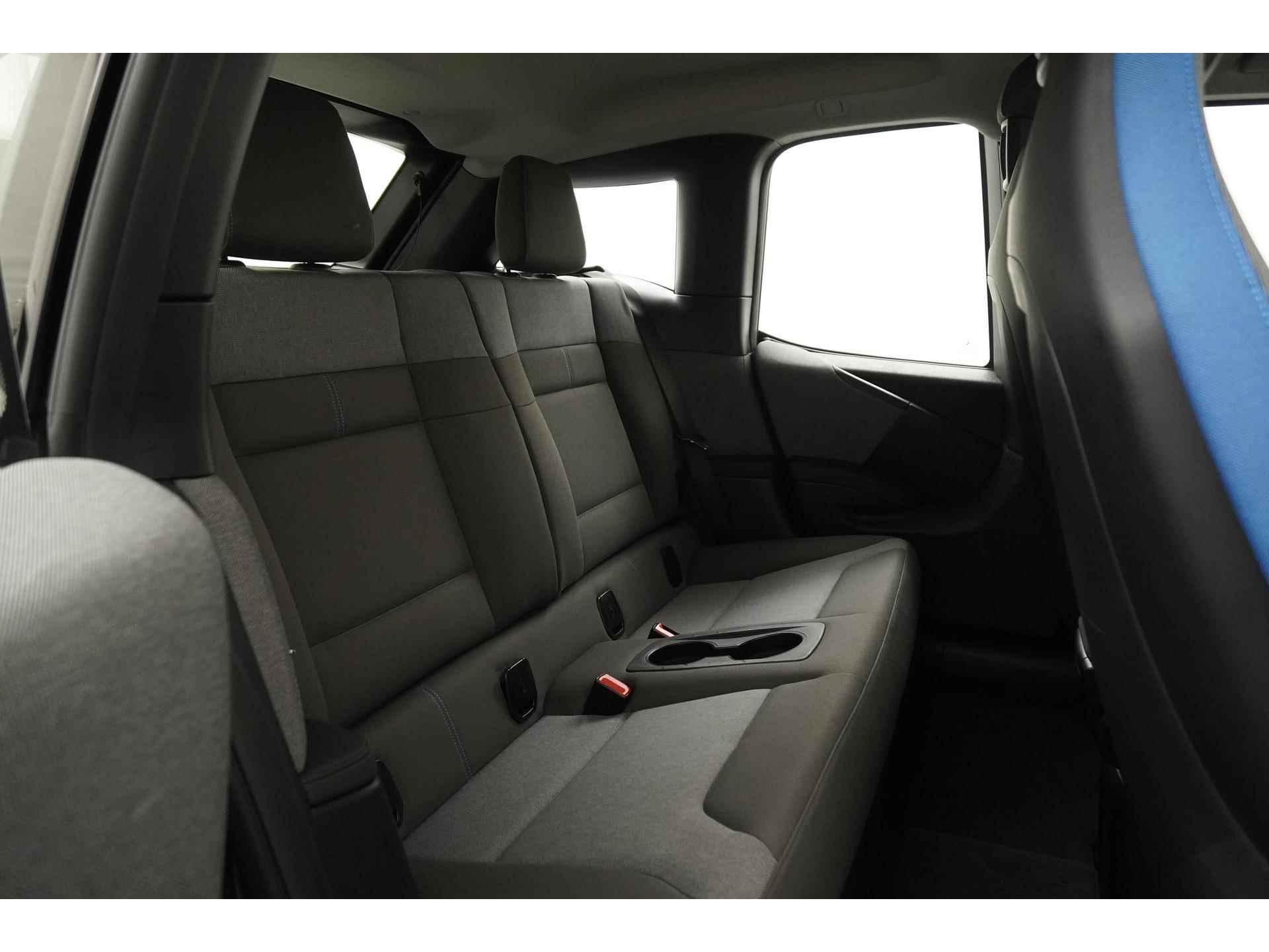 BMW i3 Basis 120Ah 42 kWh | Camera | Driving Assistant Plus | Warmtepomp | Comfort pakket |  Zondag Open! - 26/39